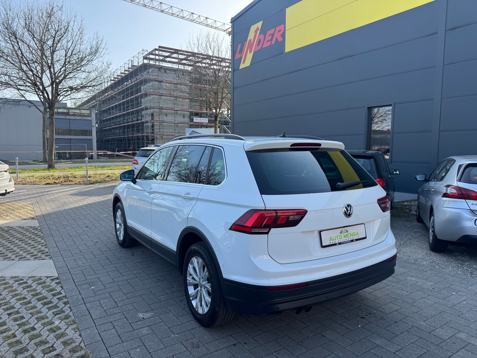 VW Tiguan 2.0 TDI SCR Comfortline 4Motion DSG-image-5