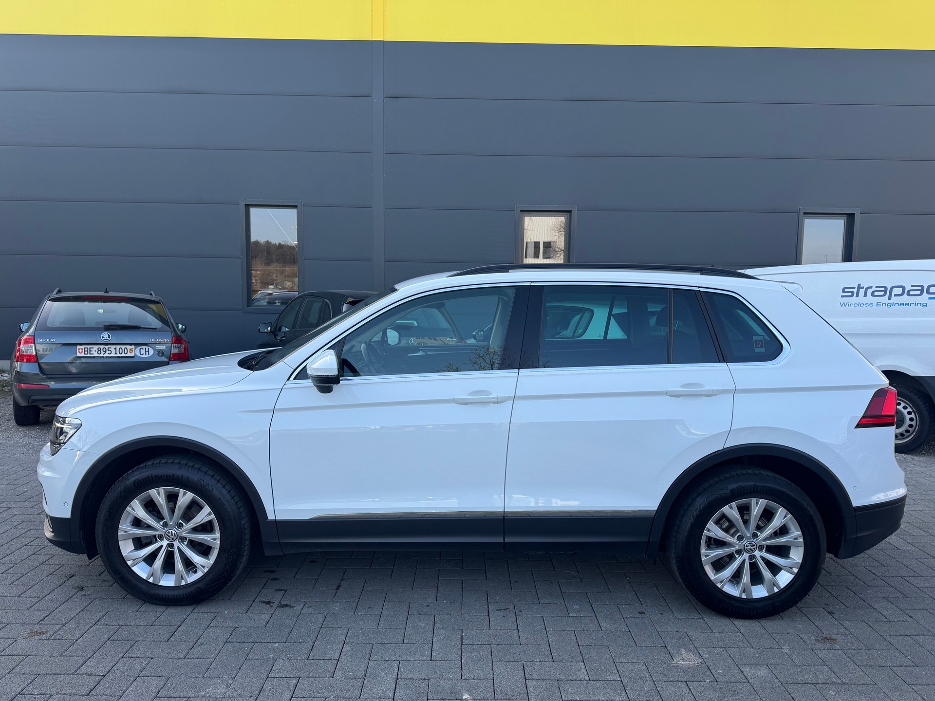 VW Tiguan 2.0 TDI SCR Comfortline 4Motion DSG-image-6