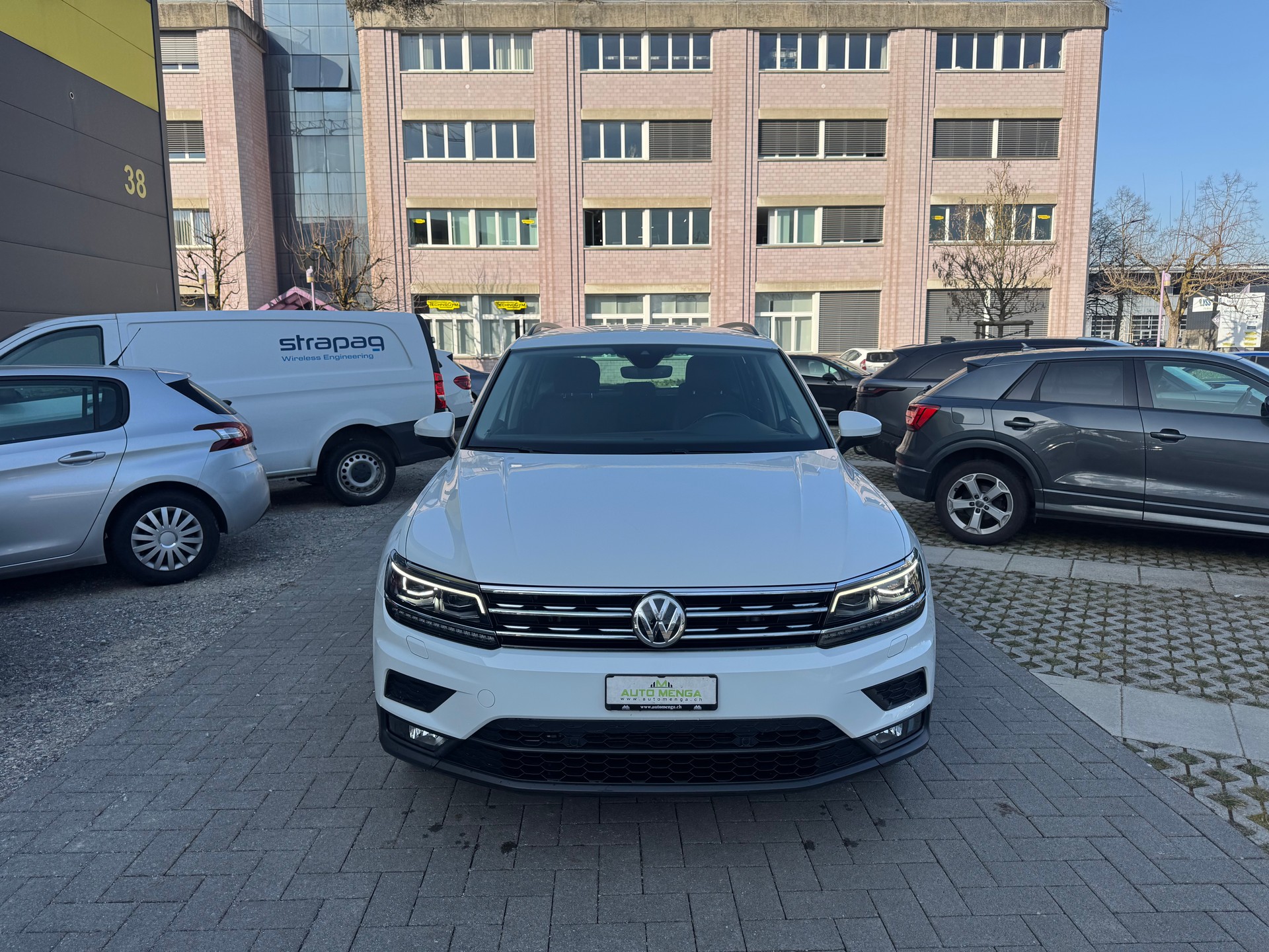 VW Tiguan 2.0 TDI SCR Comfortline 4Motion DSG-image-1