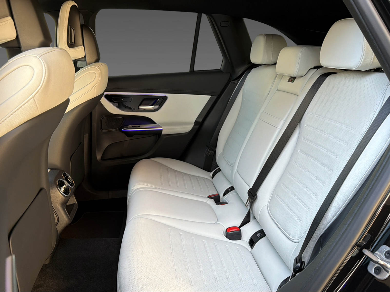 MERCEDES-BENZ GLC 300 4Matic-image-15