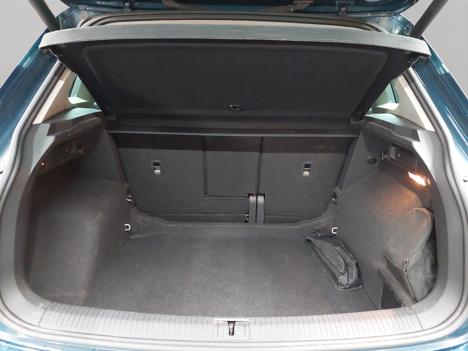 VW Tiguan 2.0 TDI SCR Elegance 4Motion DSG-image-10