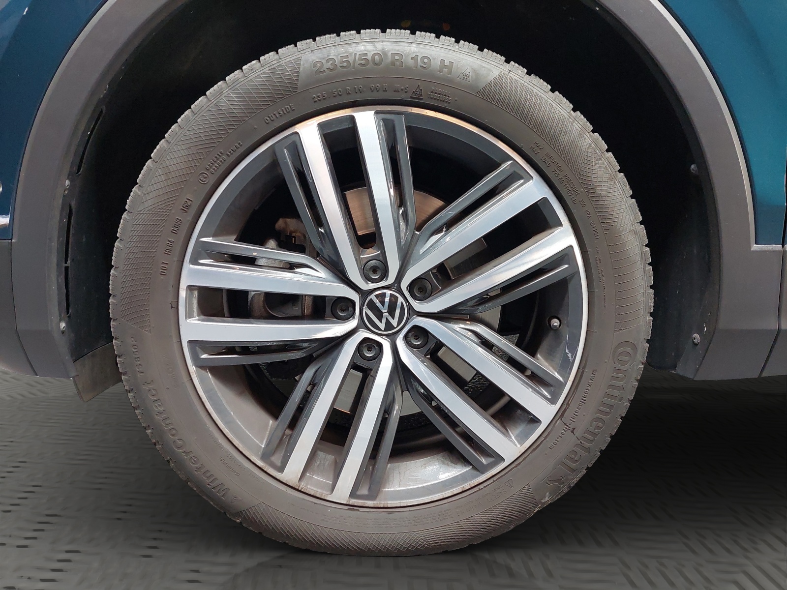 VW Tiguan 2.0 TDI SCR Elegance 4Motion DSG-image-12
