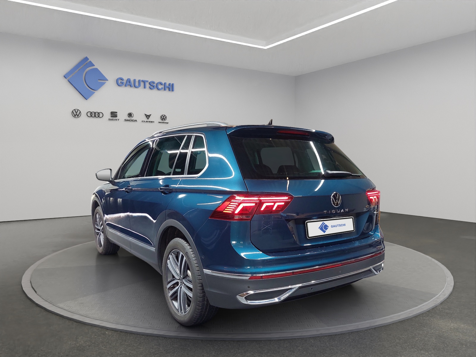 VW Tiguan 2.0 TDI SCR Elegance 4Motion DSG-image-2