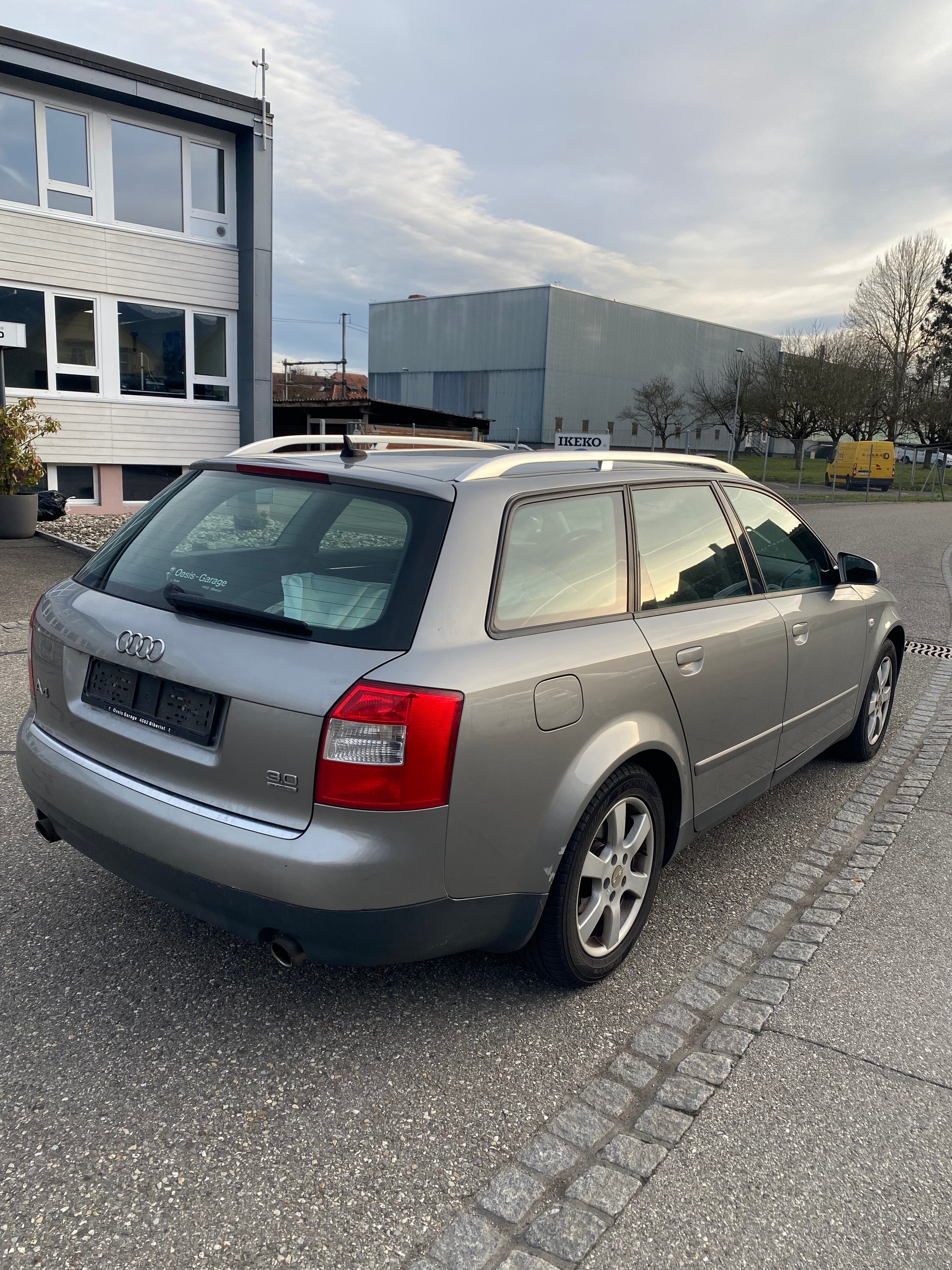 AUDI A4 Avant 3.0 V6 quattro-image-8