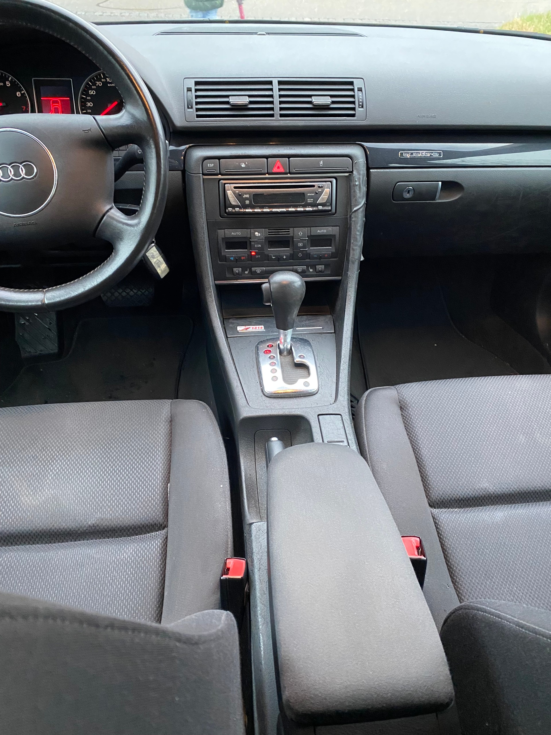 AUDI A4 Avant 3.0 V6 quattro-image-10