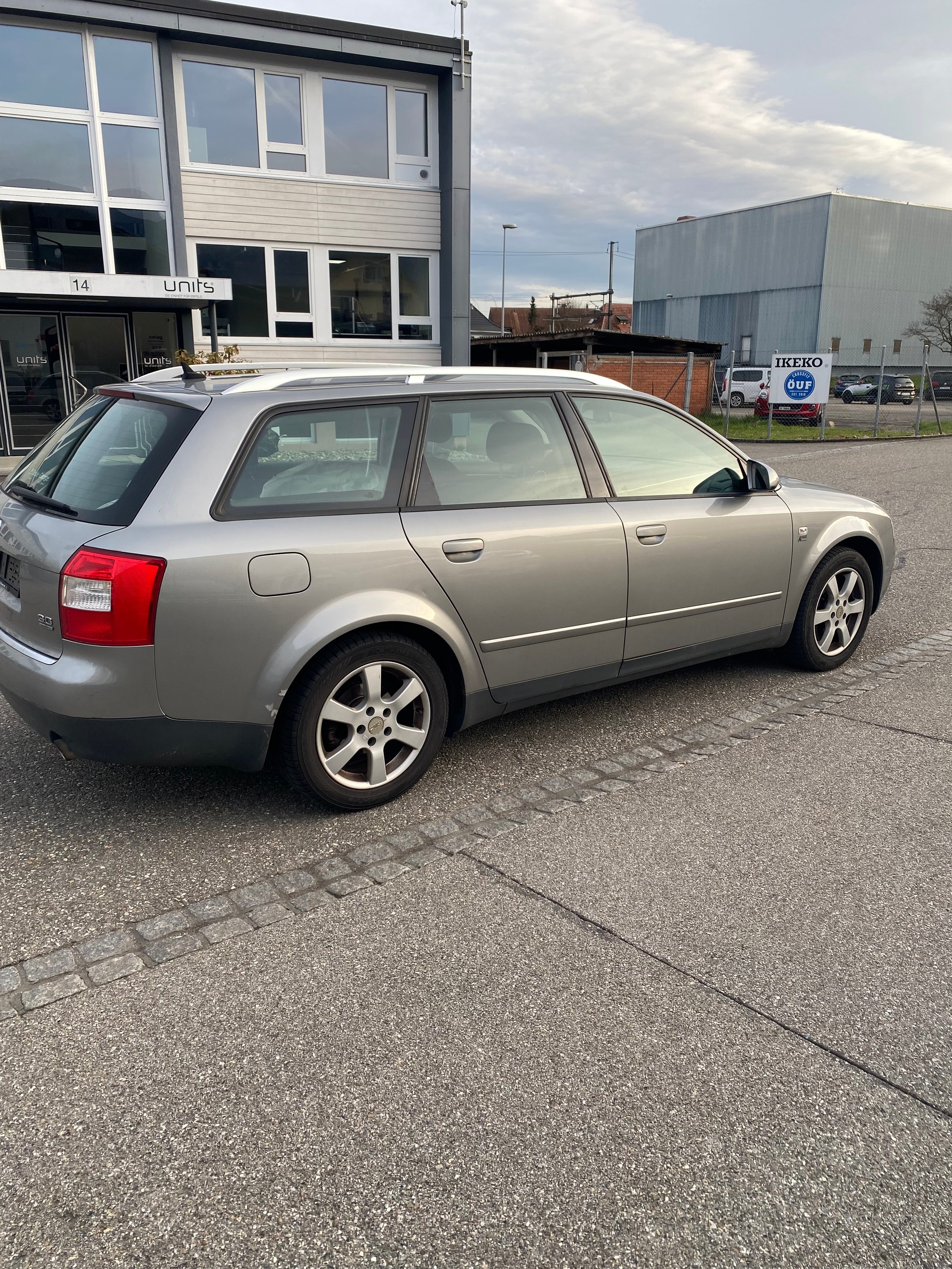 AUDI A4 Avant 3.0 V6 quattro-image-6