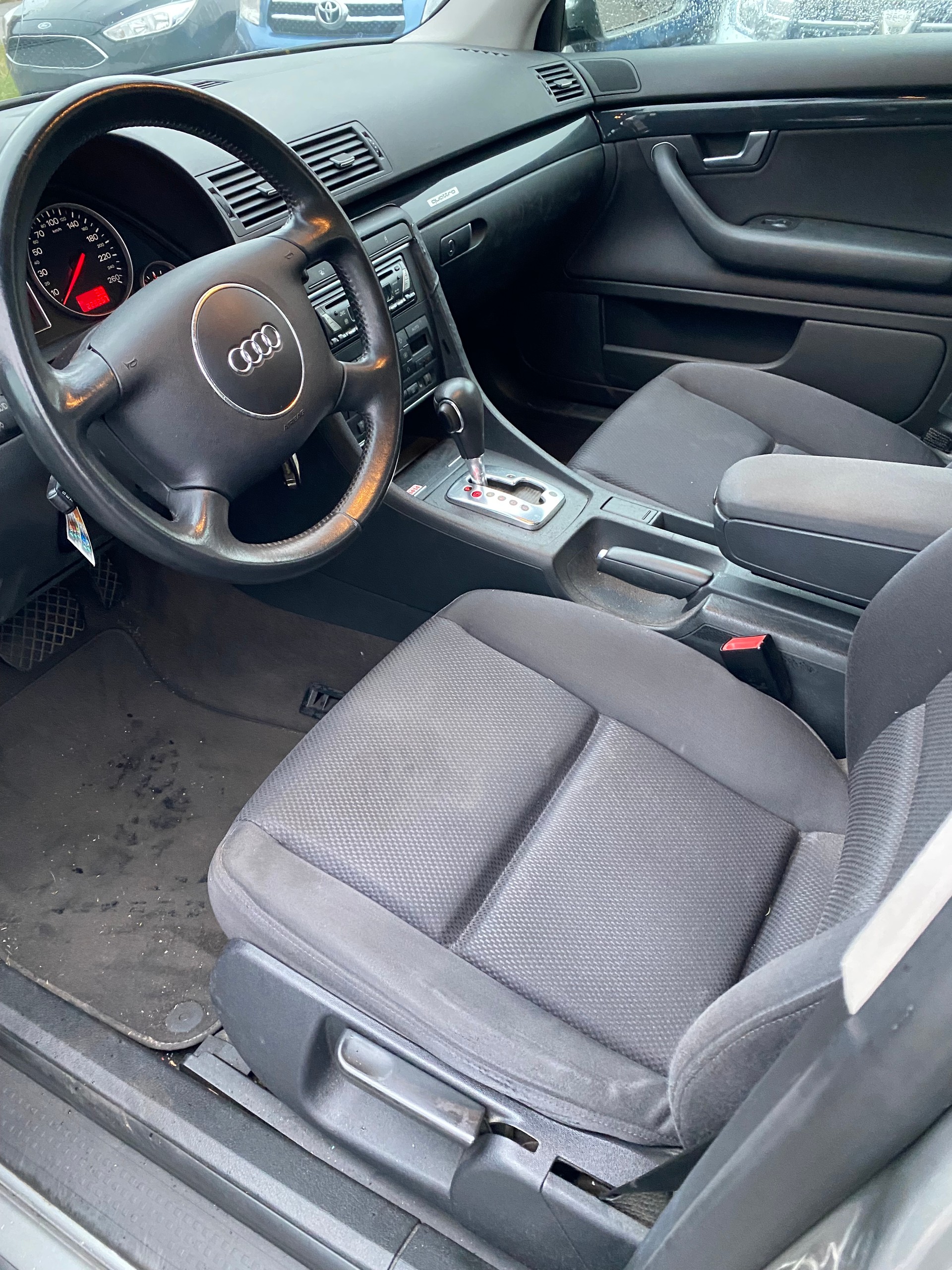 AUDI A4 Avant 3.0 V6 quattro-image-11
