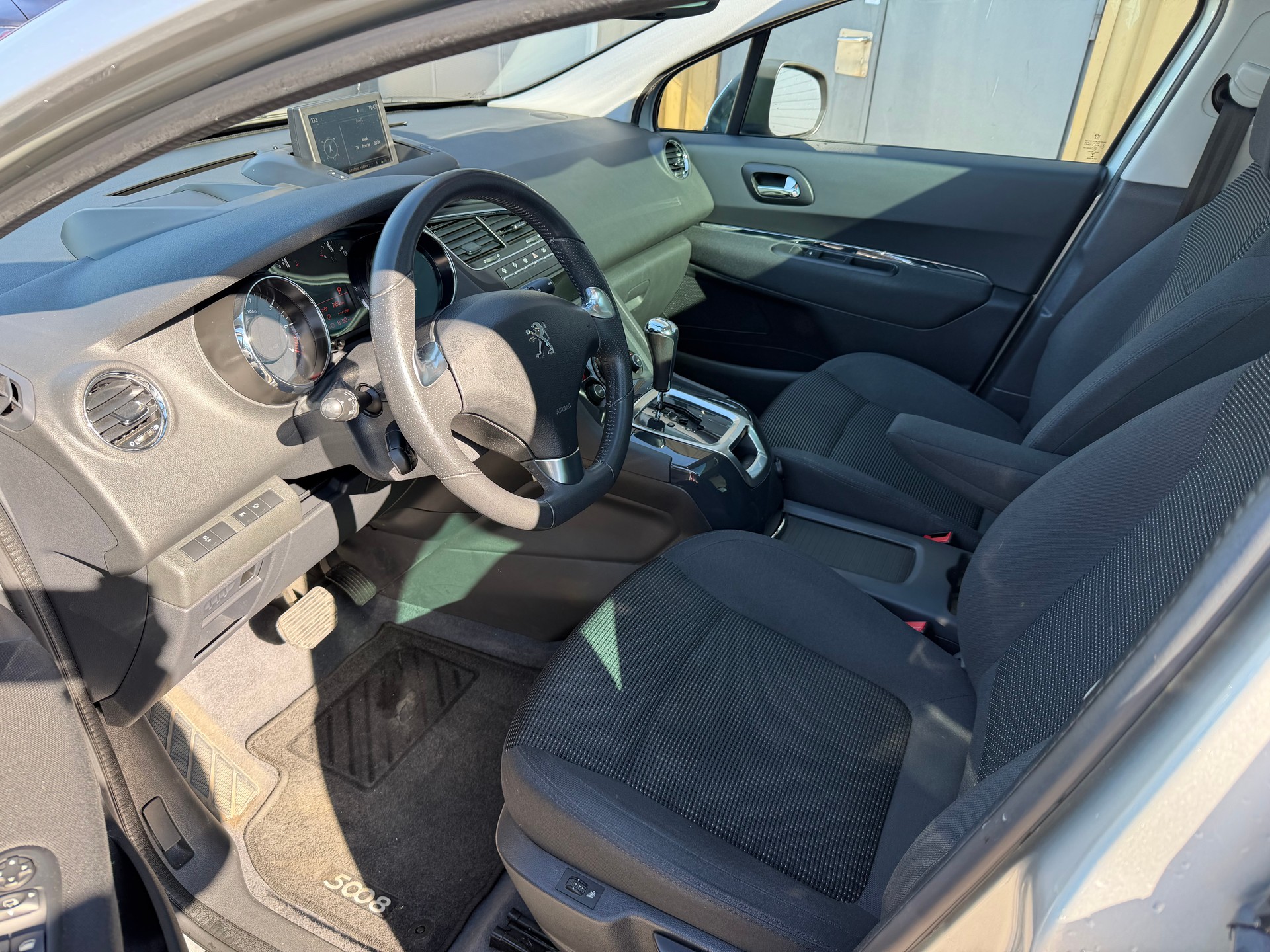 PEUGEOT 5008 1.6 THP Sensation Tiptronic-image-7
