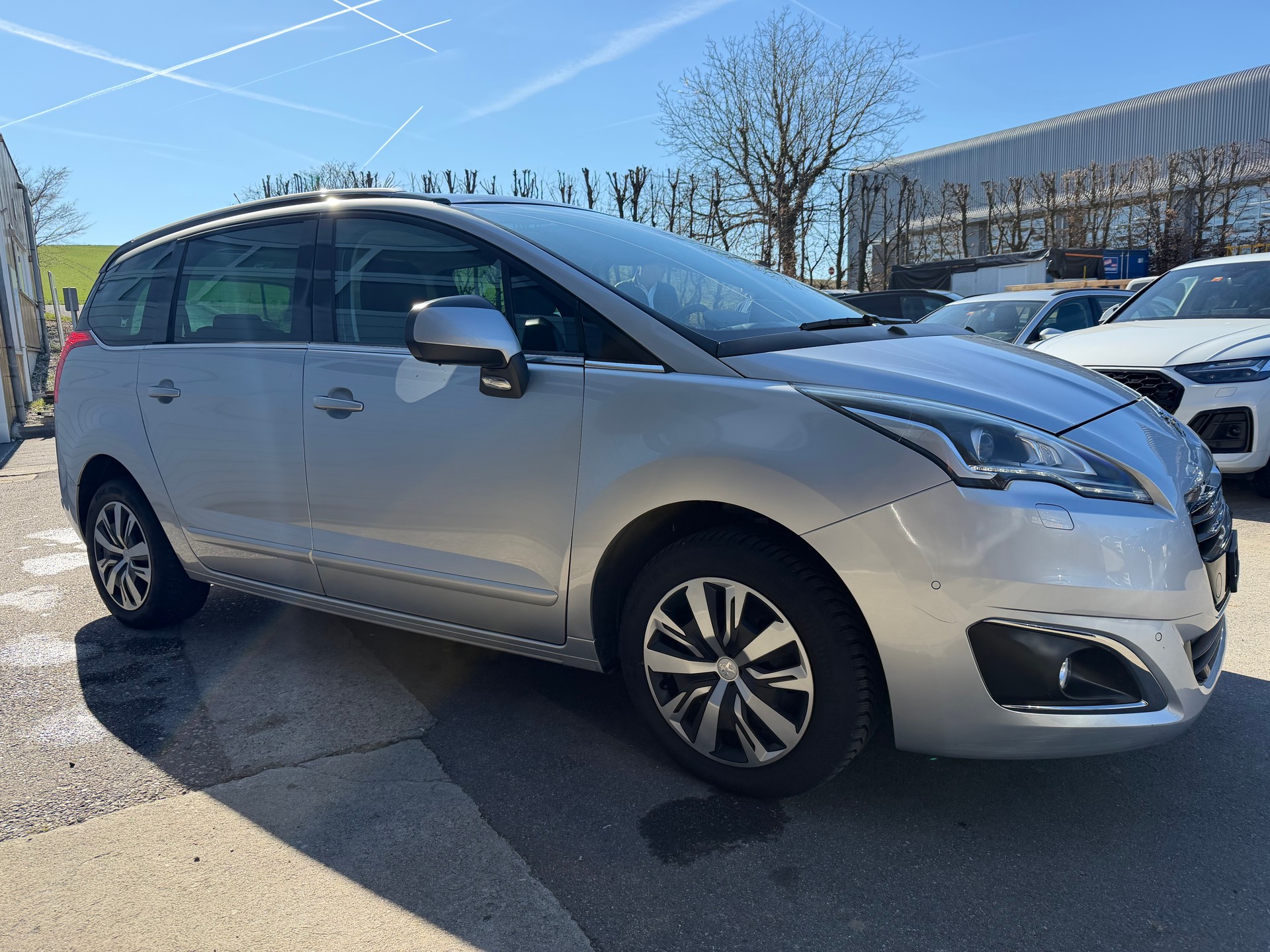 PEUGEOT 5008 1.6 THP Sensation Tiptronic-image-0
