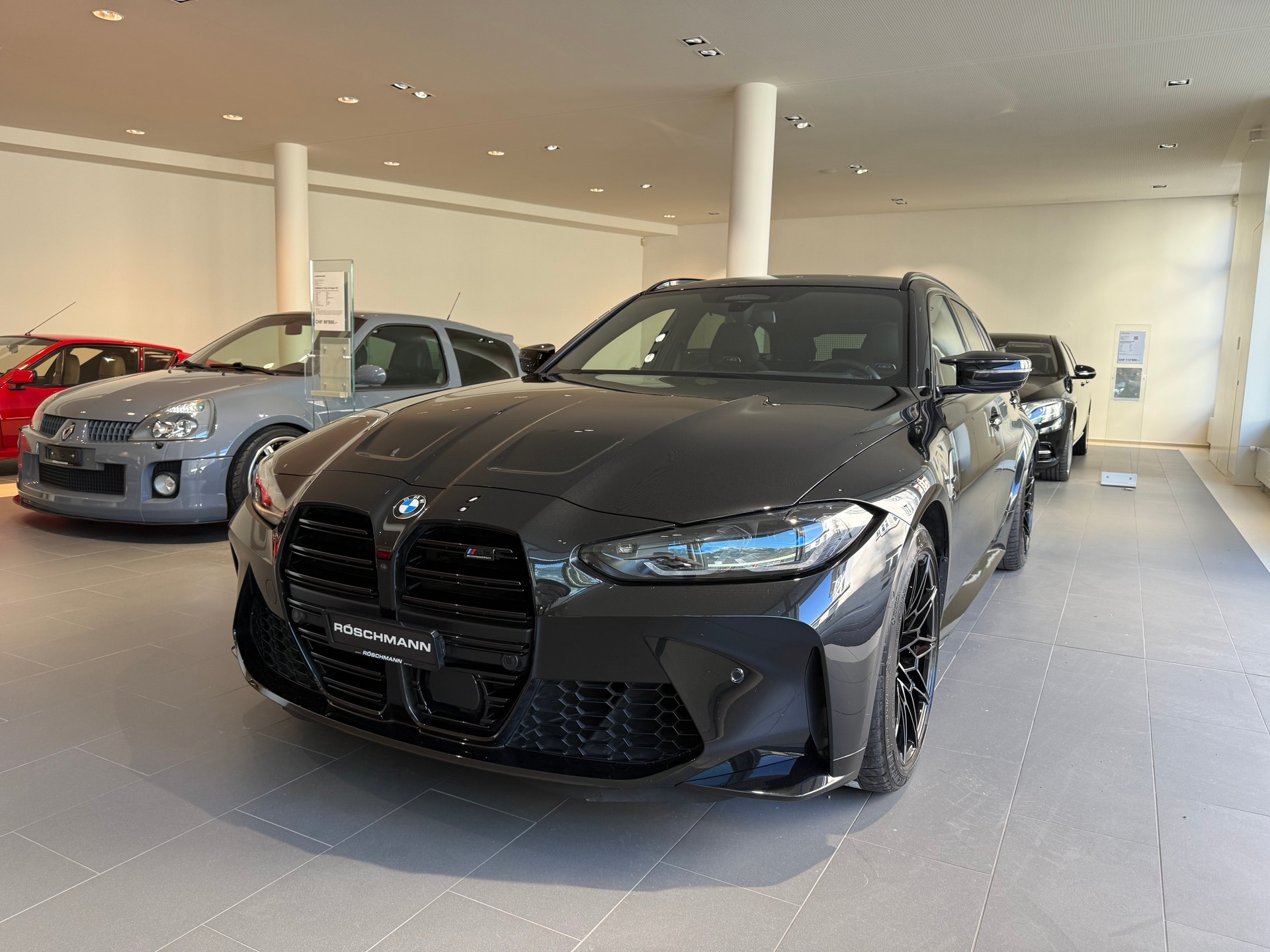 BMW M3 Touring xDrive Competition M-showroom-element-3
