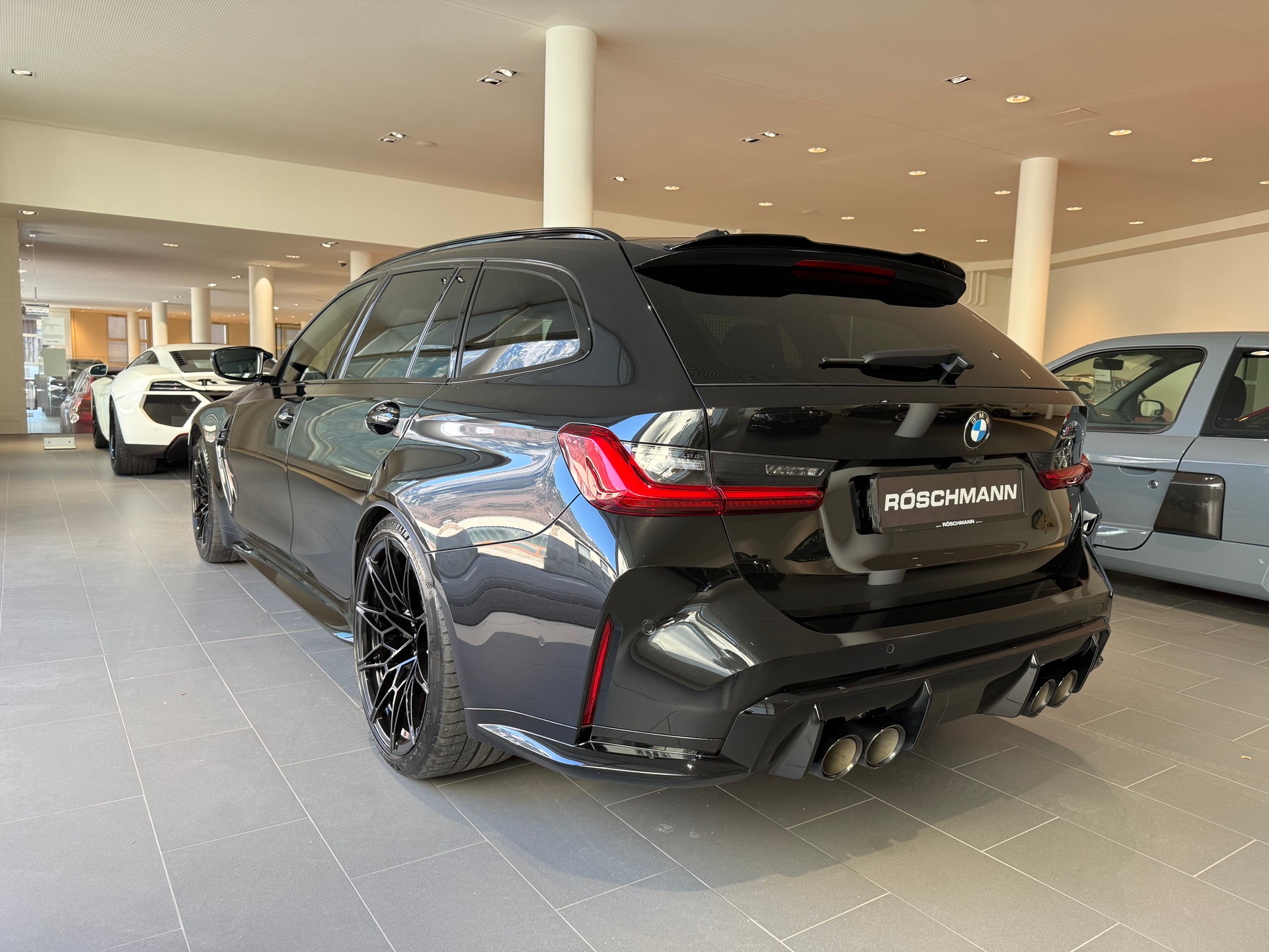 BMW M3 Touring xDrive Competition M-image-4