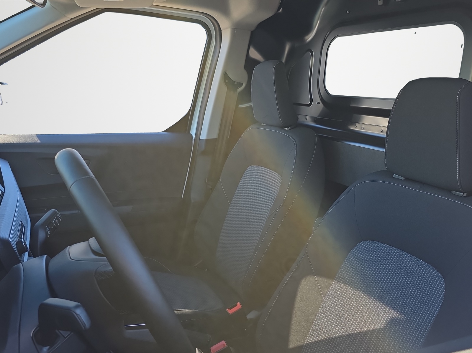 FORD Transit Courier DEMO van 1.0 EcoBoost Trend-image-9