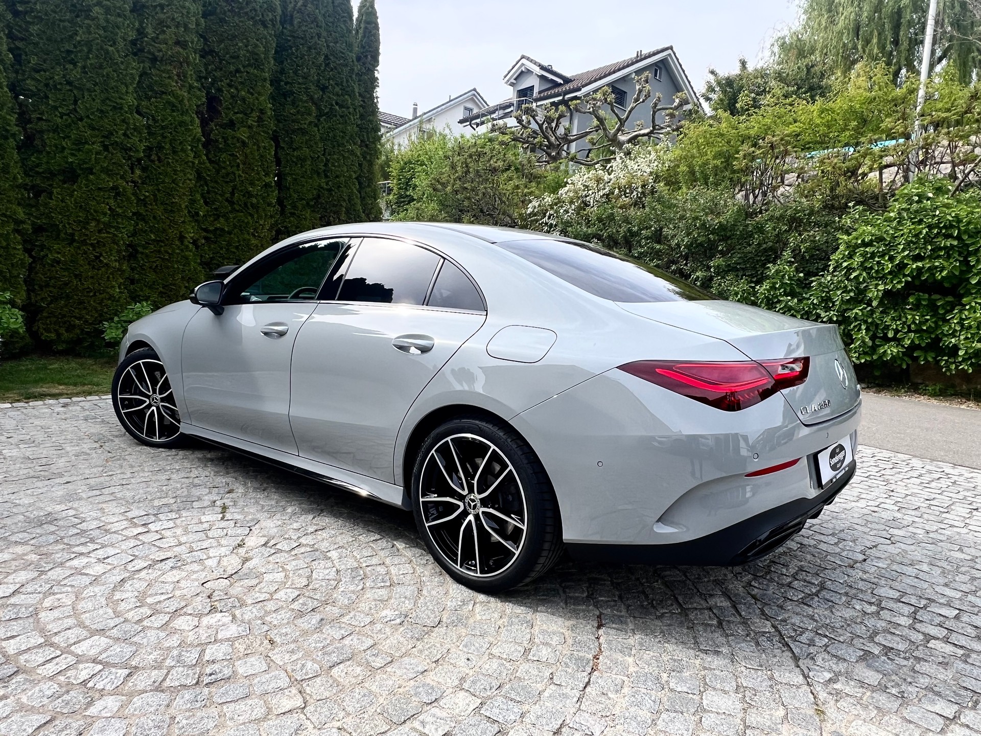 MERCEDES-BENZ CLA250 4M AMG Edition-showroom-element-3