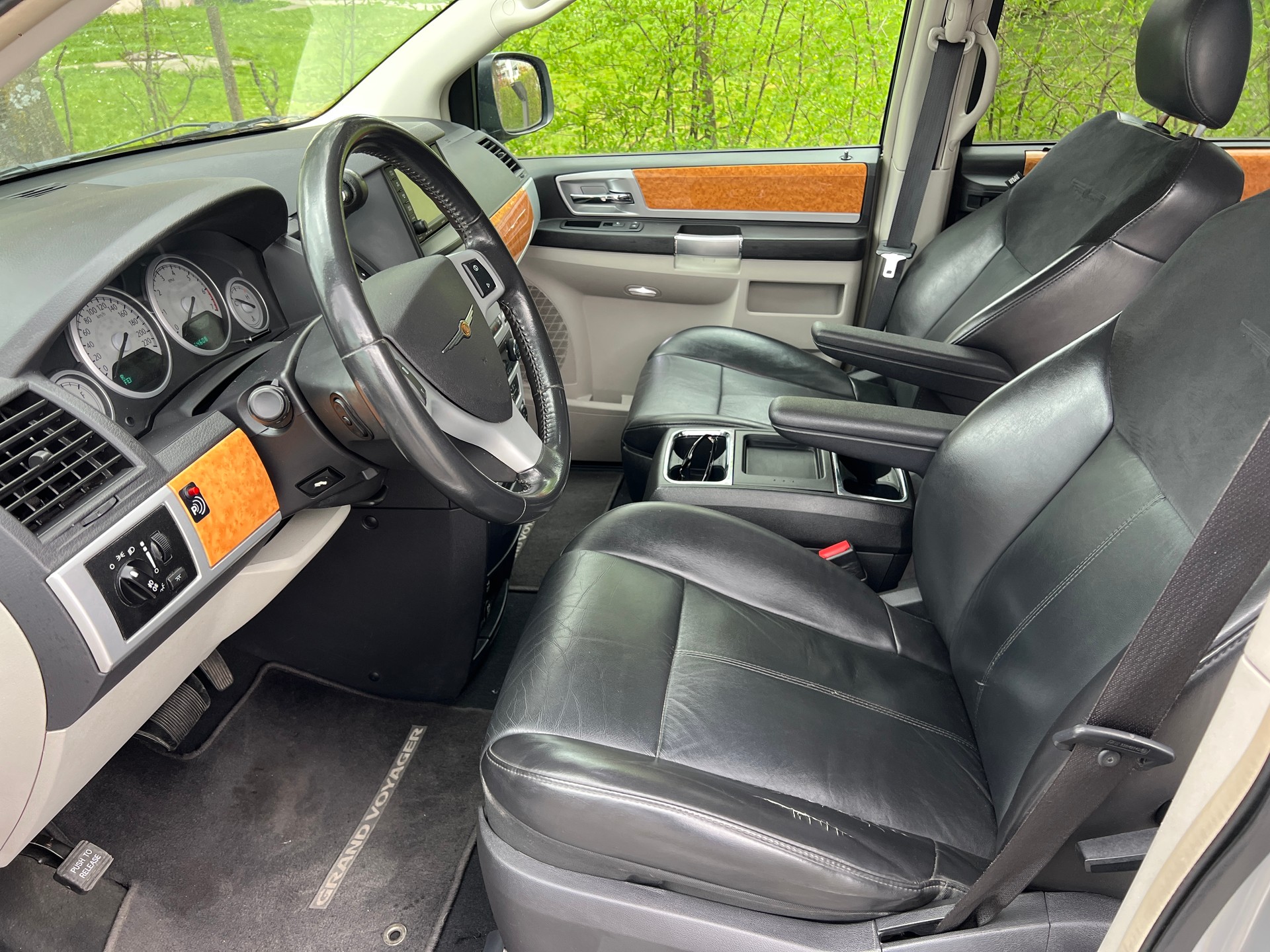 CHRYSLER Grand Voyager 3.8 Limited Automatic-image-6
