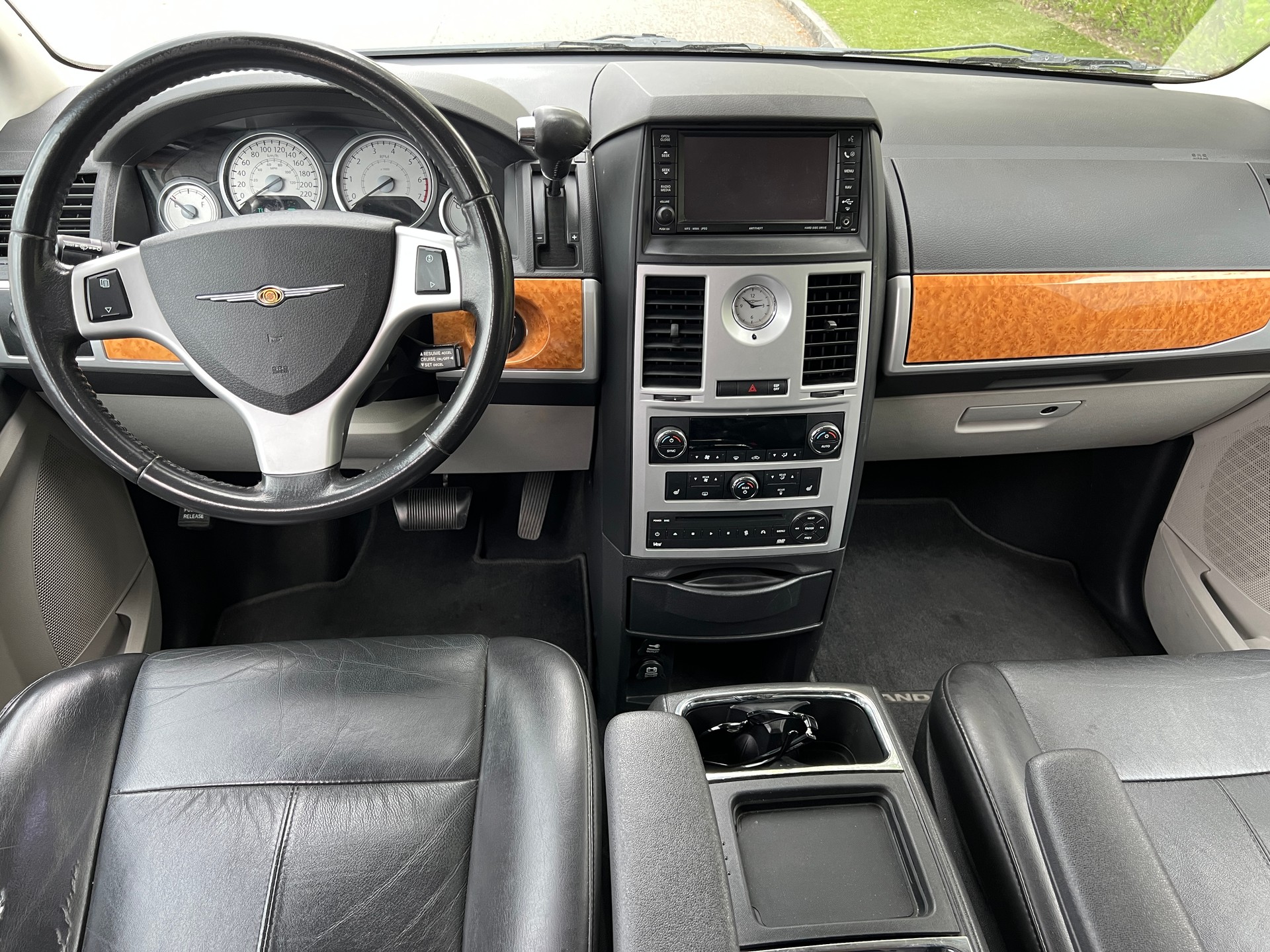CHRYSLER Grand Voyager 3.8 Limited Automatic-image-7
