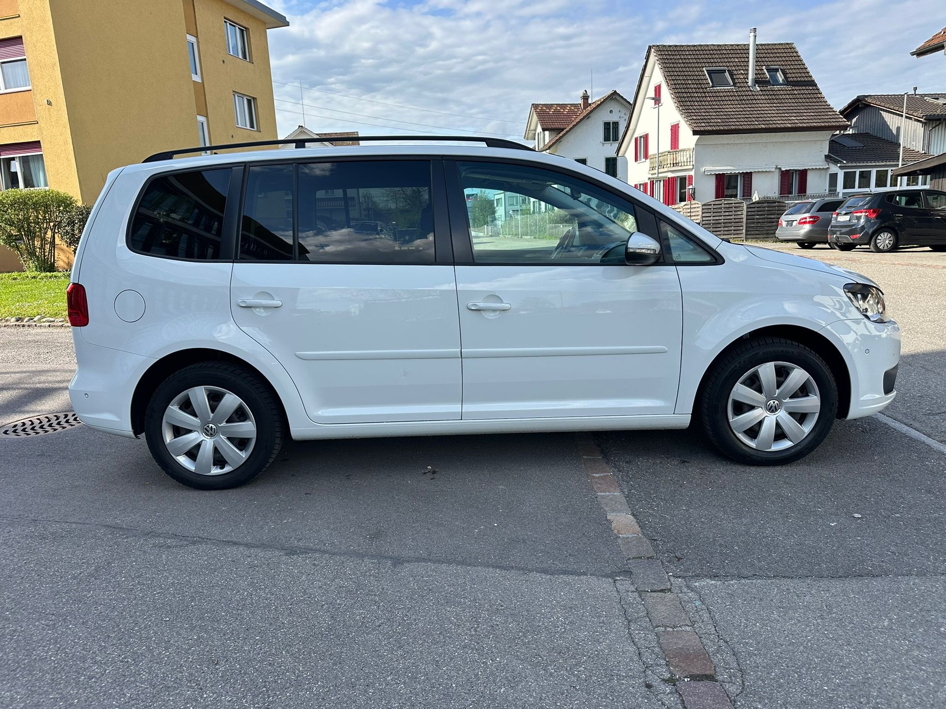 VW Touran 1.4 TSI Comfortline DSG-image-3