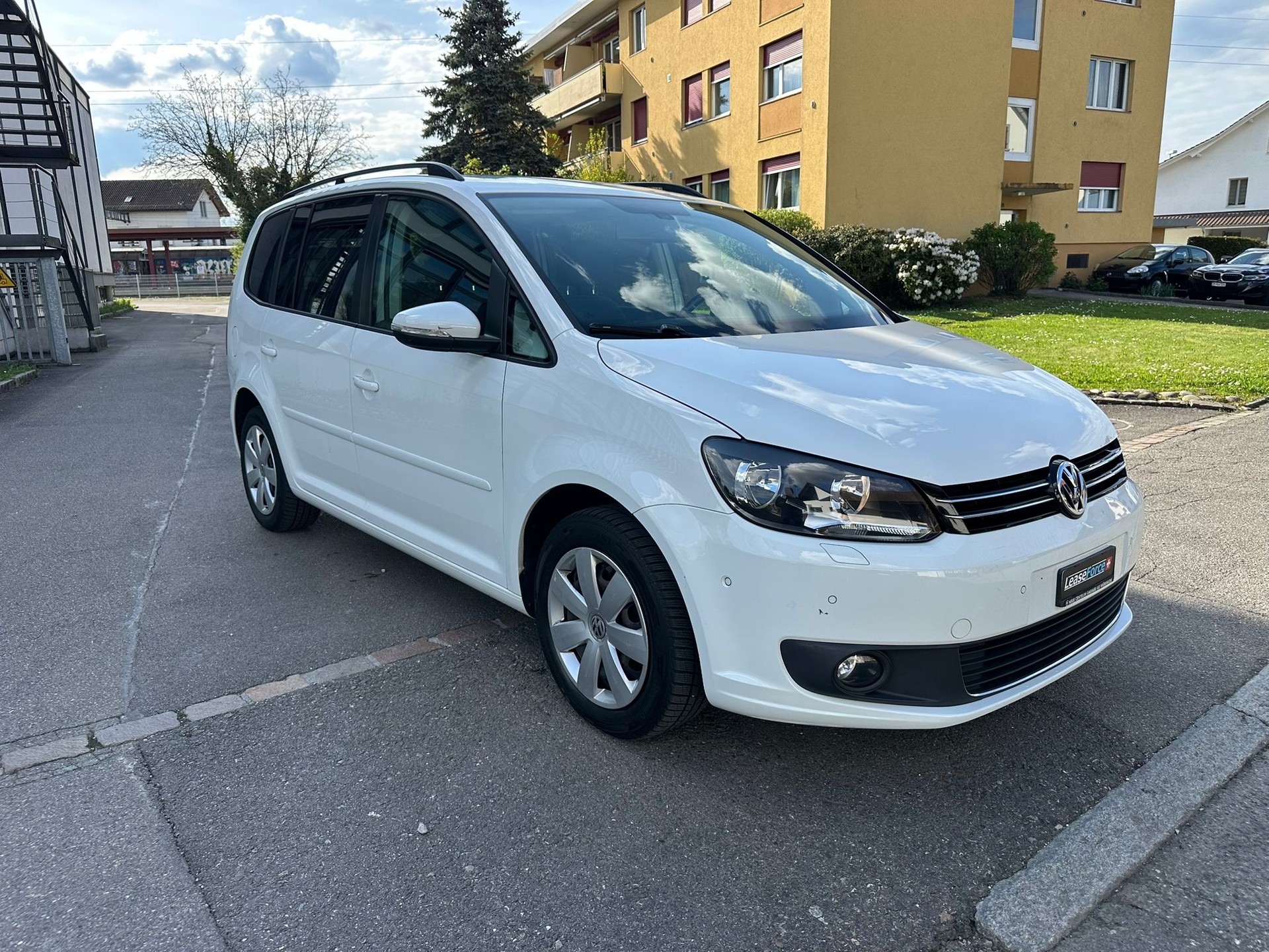 VW Touran 1.4 TSI Comfortline DSG-image-2
