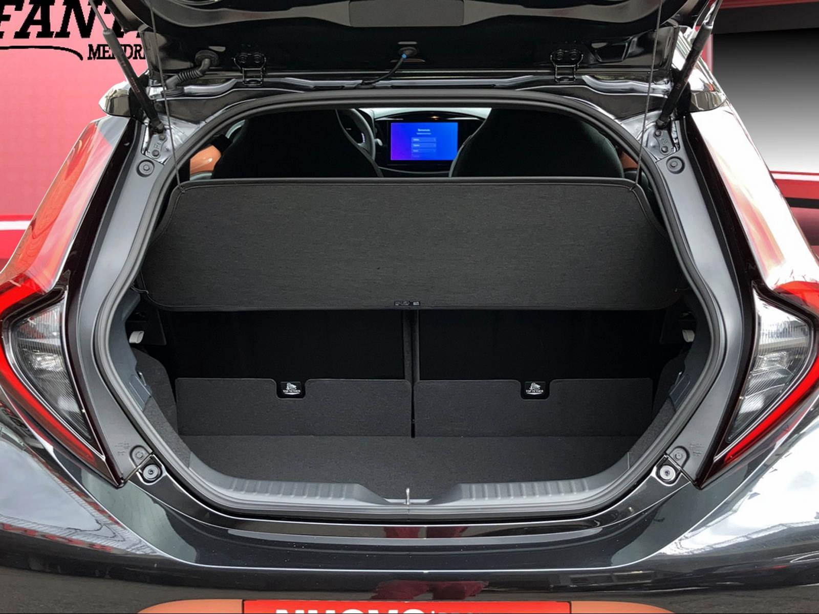 TOYOTA Aygo X 1.5 VVT-i HSD Style-image-10