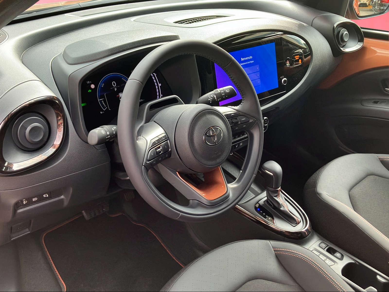 TOYOTA Aygo X 1.5 VVT-i HSD Style-image-5