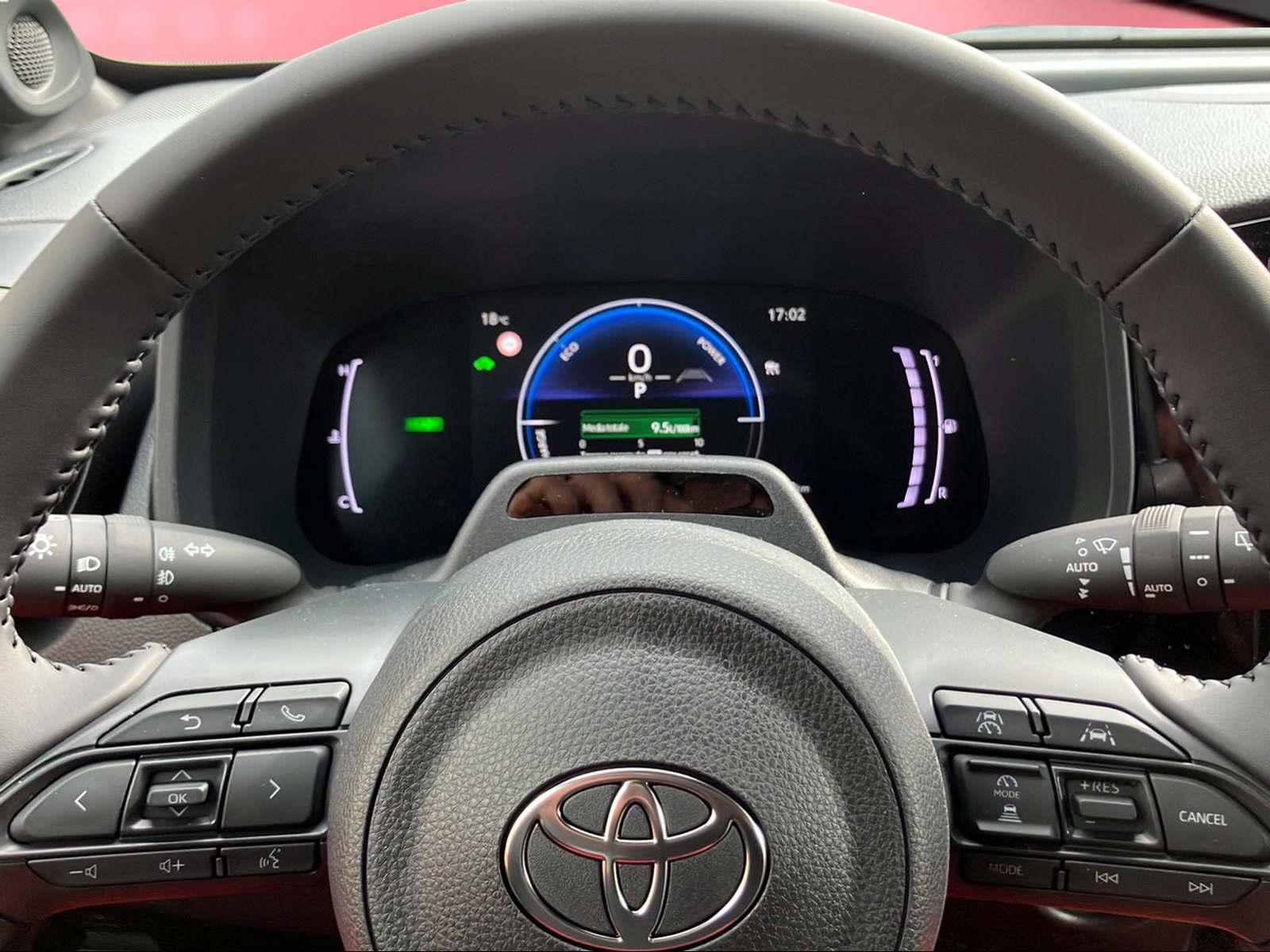 TOYOTA Aygo X 1.5 VVT-i HSD Style-image-6