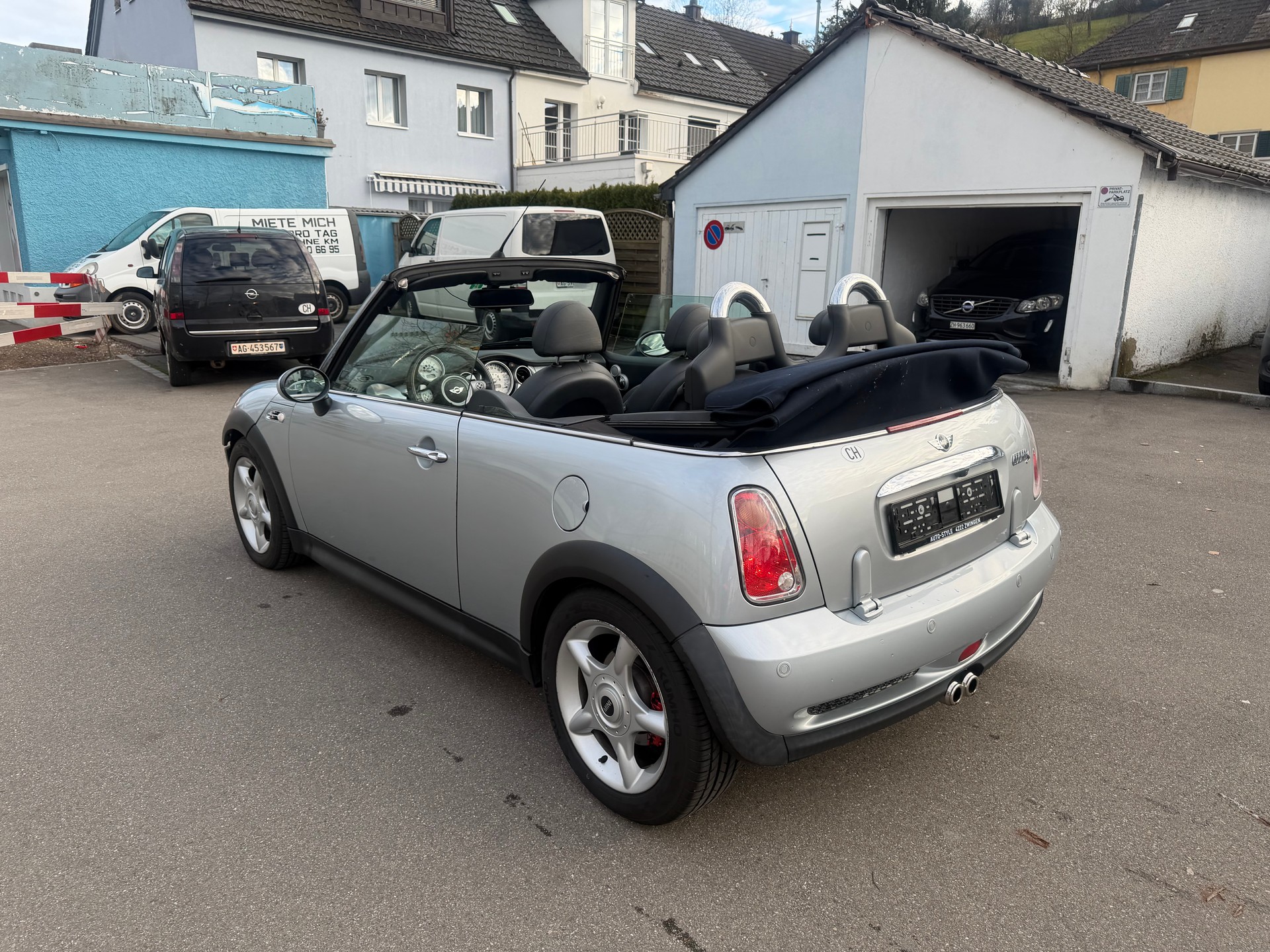 MINI Cooper S Cabriolet-image-1