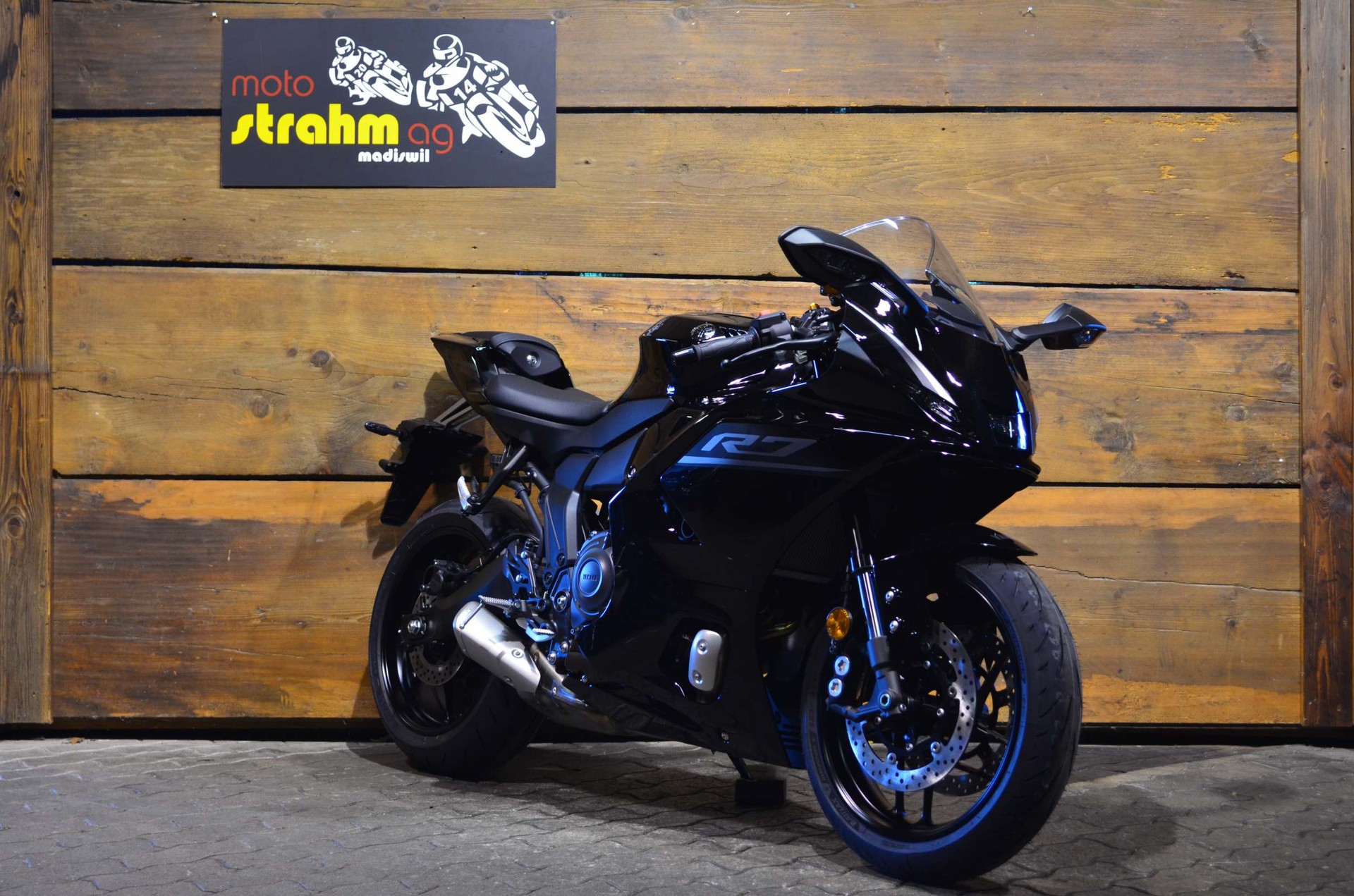 YAMAHA R7 ABS