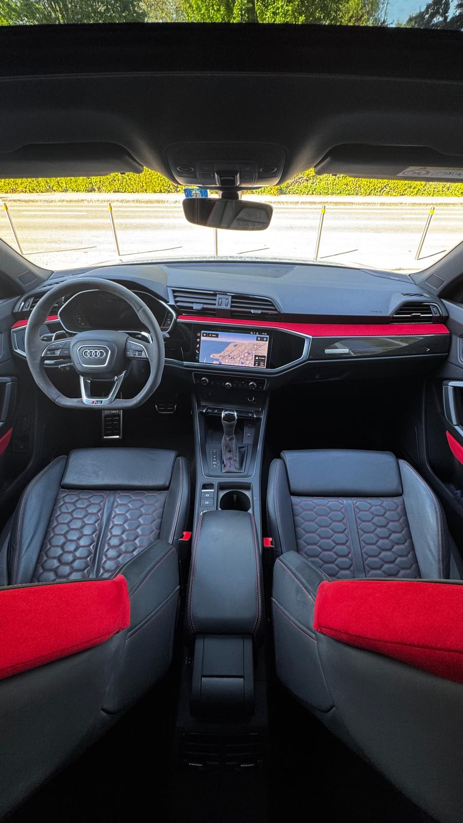 AUDI RS Q3 Sportback quattro S tronic-image-6