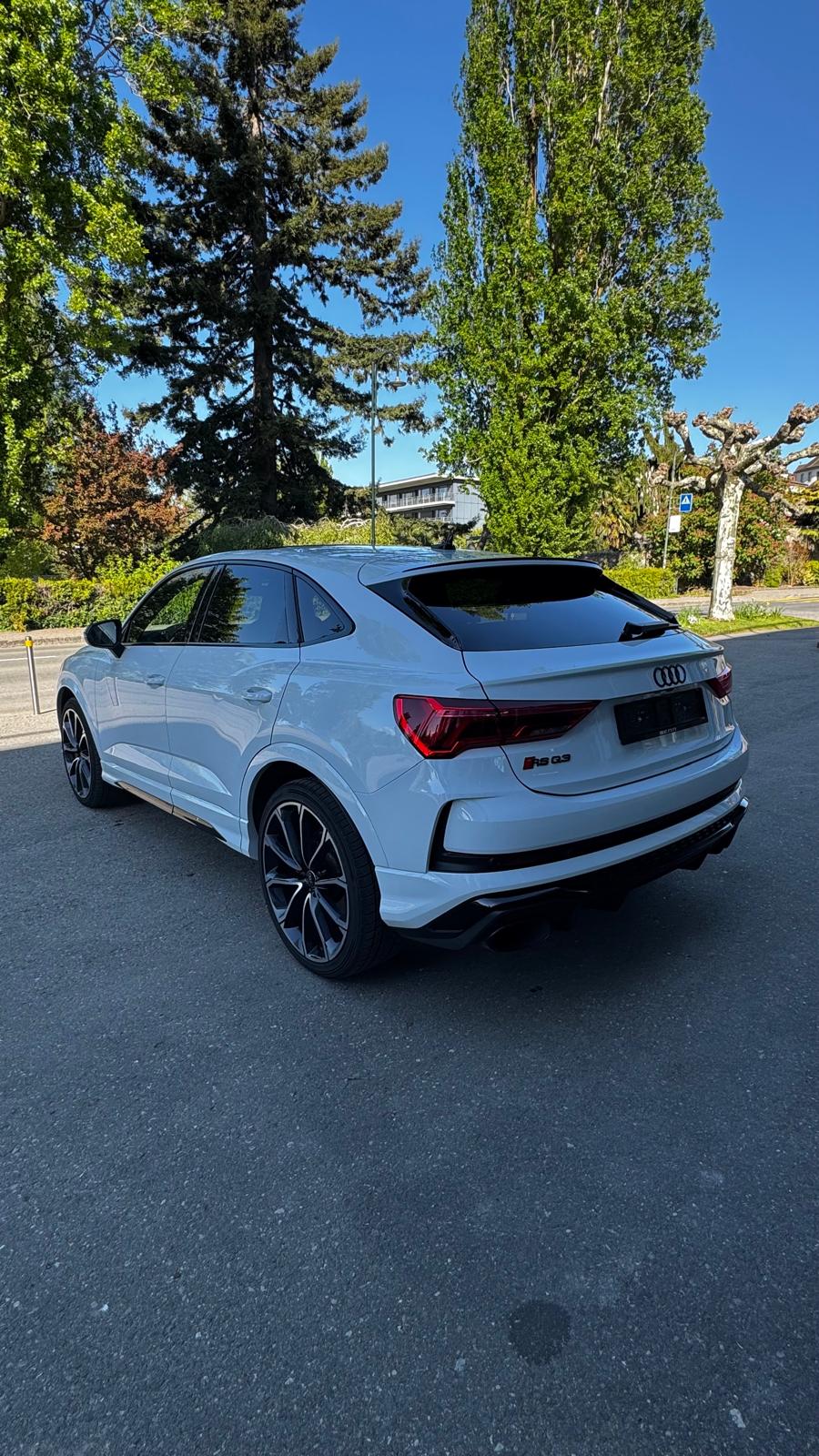 AUDI RS Q3 Sportback quattro S tronic-image-2