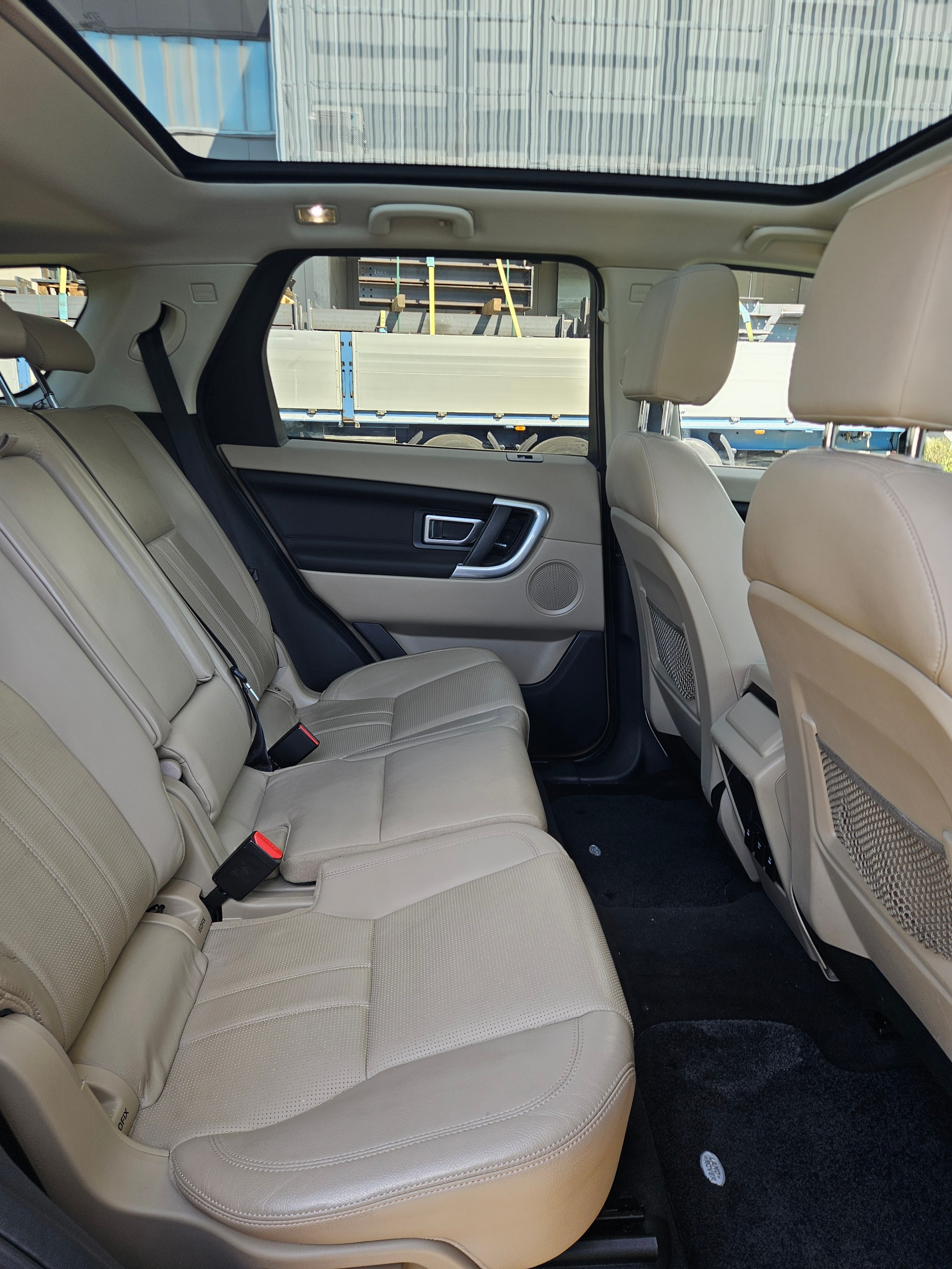 LAND ROVER Discovery Sport 2.0 TD4 HSE AT9-image-5