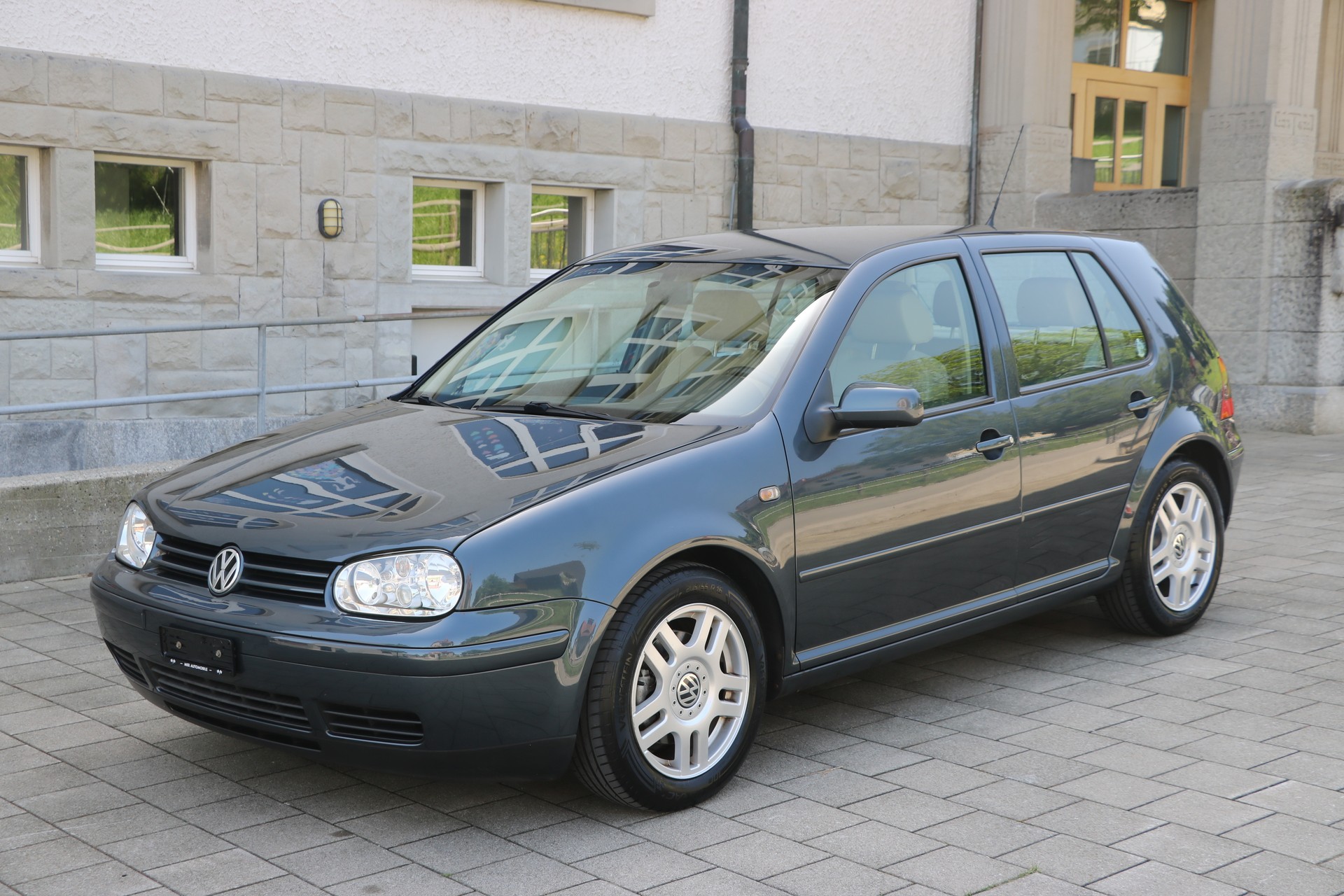 VW Golf 1.8 T GTI-image-2