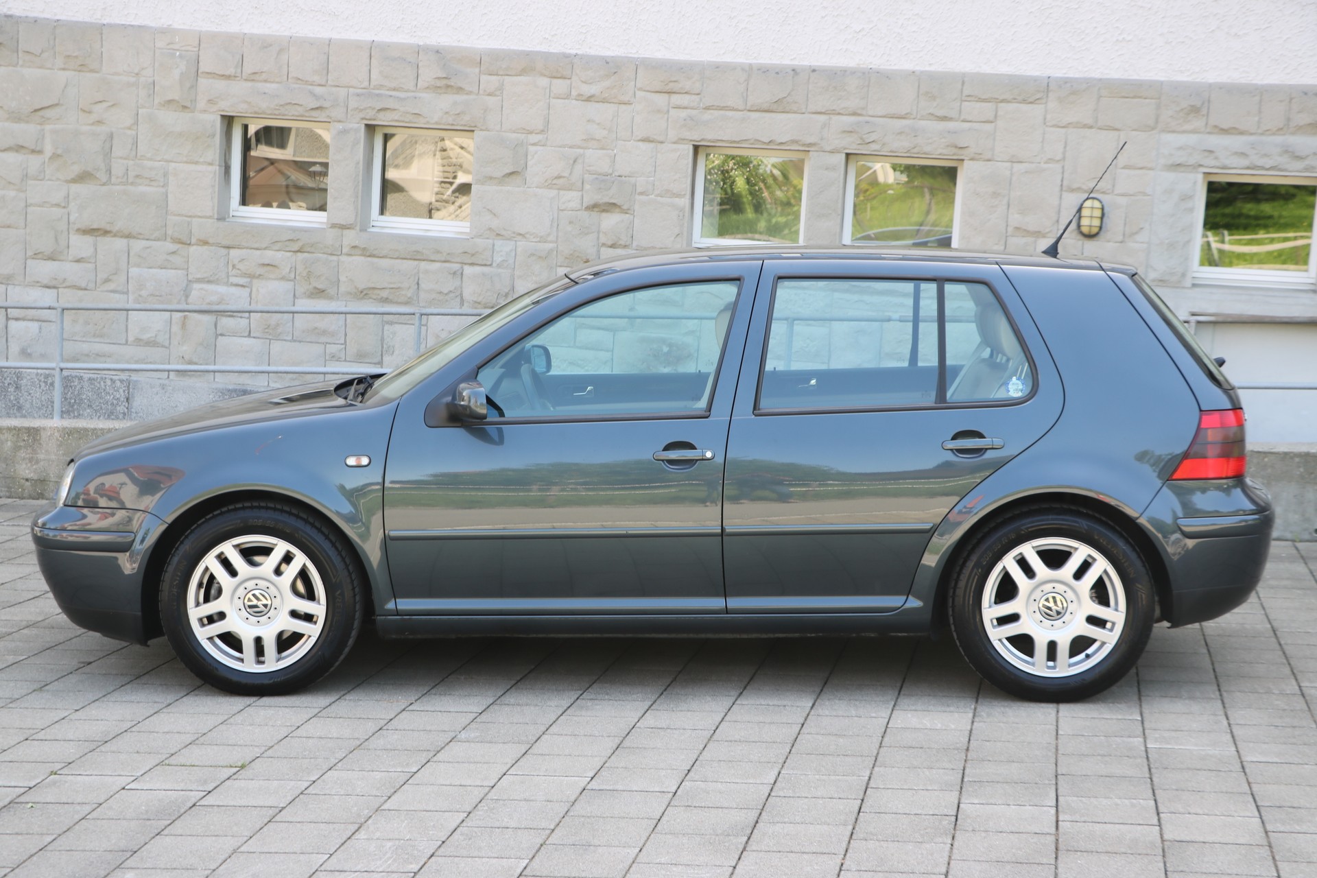 VW Golf 1.8 T GTI-image-3