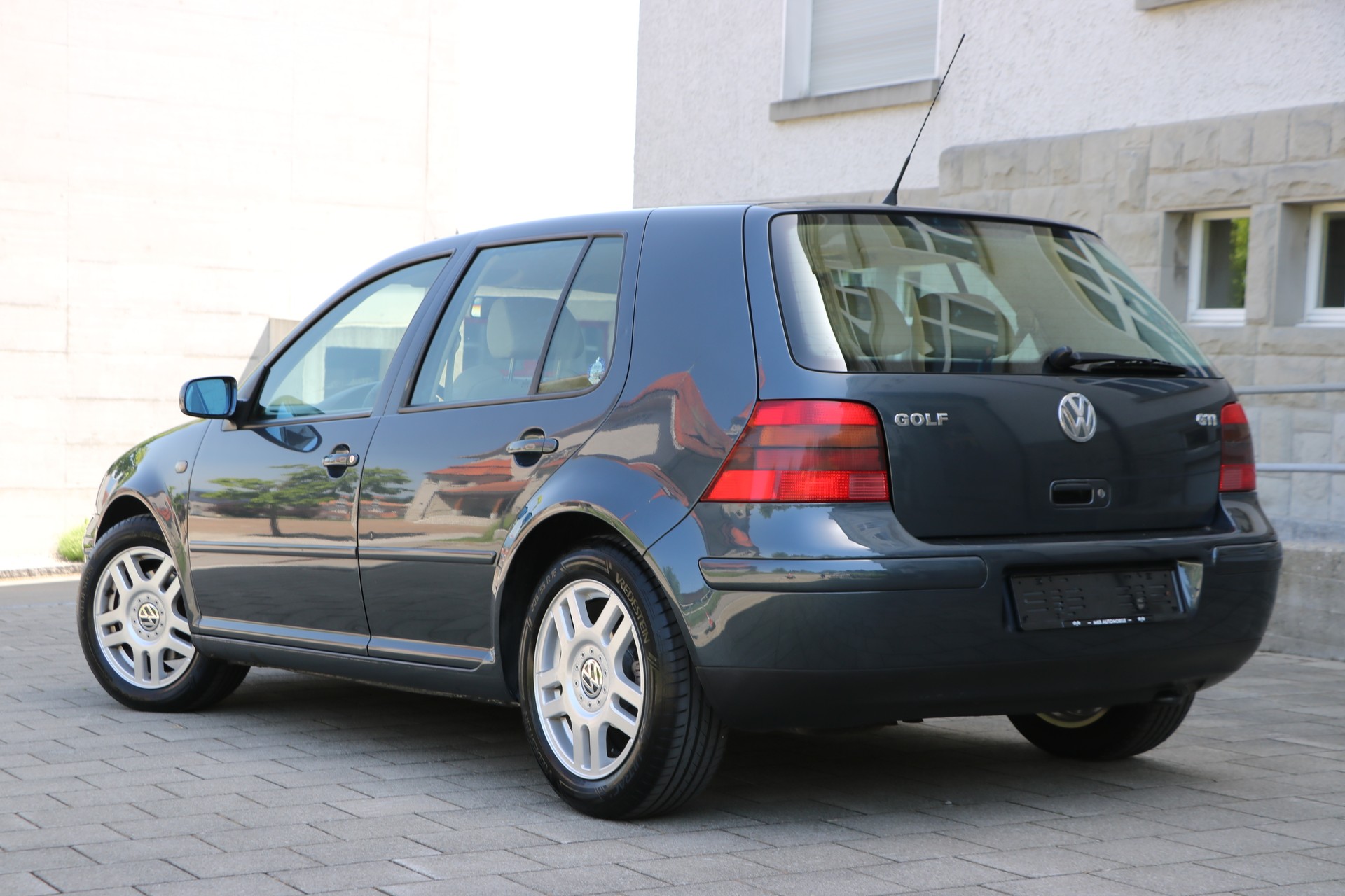 VW Golf 1.8 T GTI-image-8