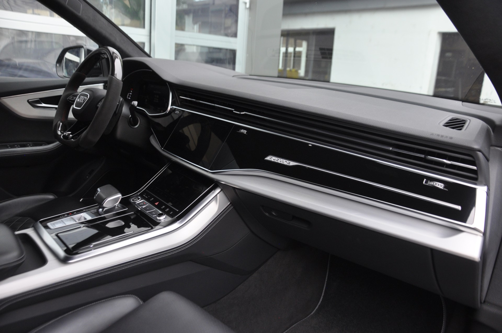 AUDI Q8 50 TDI quattro tiptronic I Anhängerkupplung-image-8
