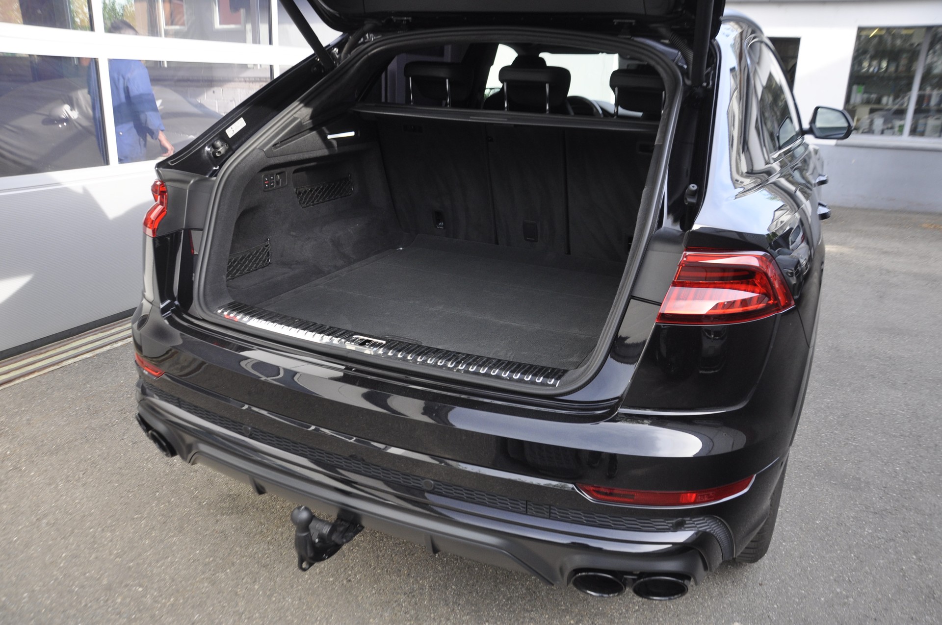 AUDI Q8 50 TDI quattro tiptronic I Anhängerkupplung-image-14