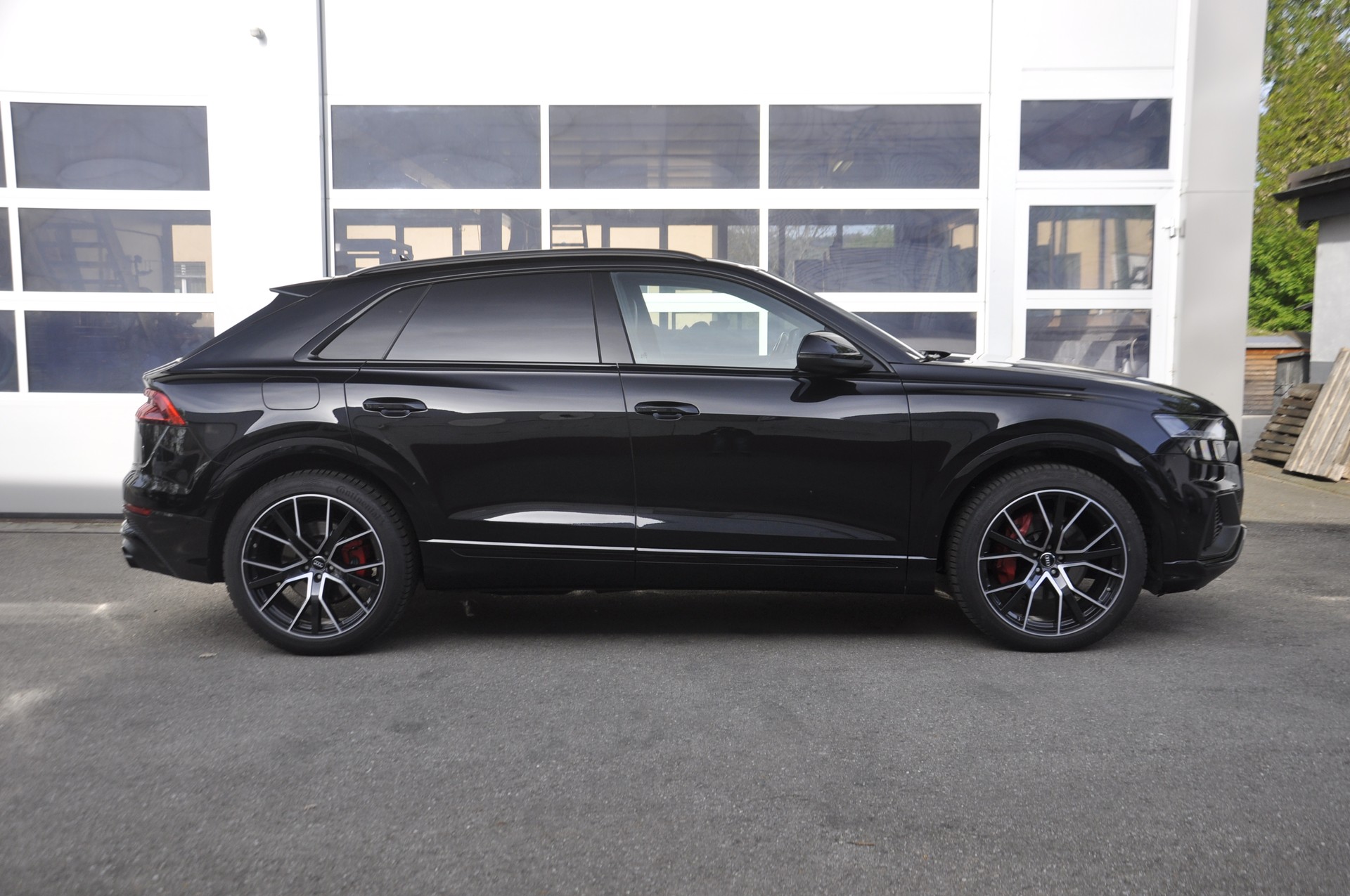 AUDI Q8 50 TDI quattro tiptronic I Anhängerkupplung-image-1