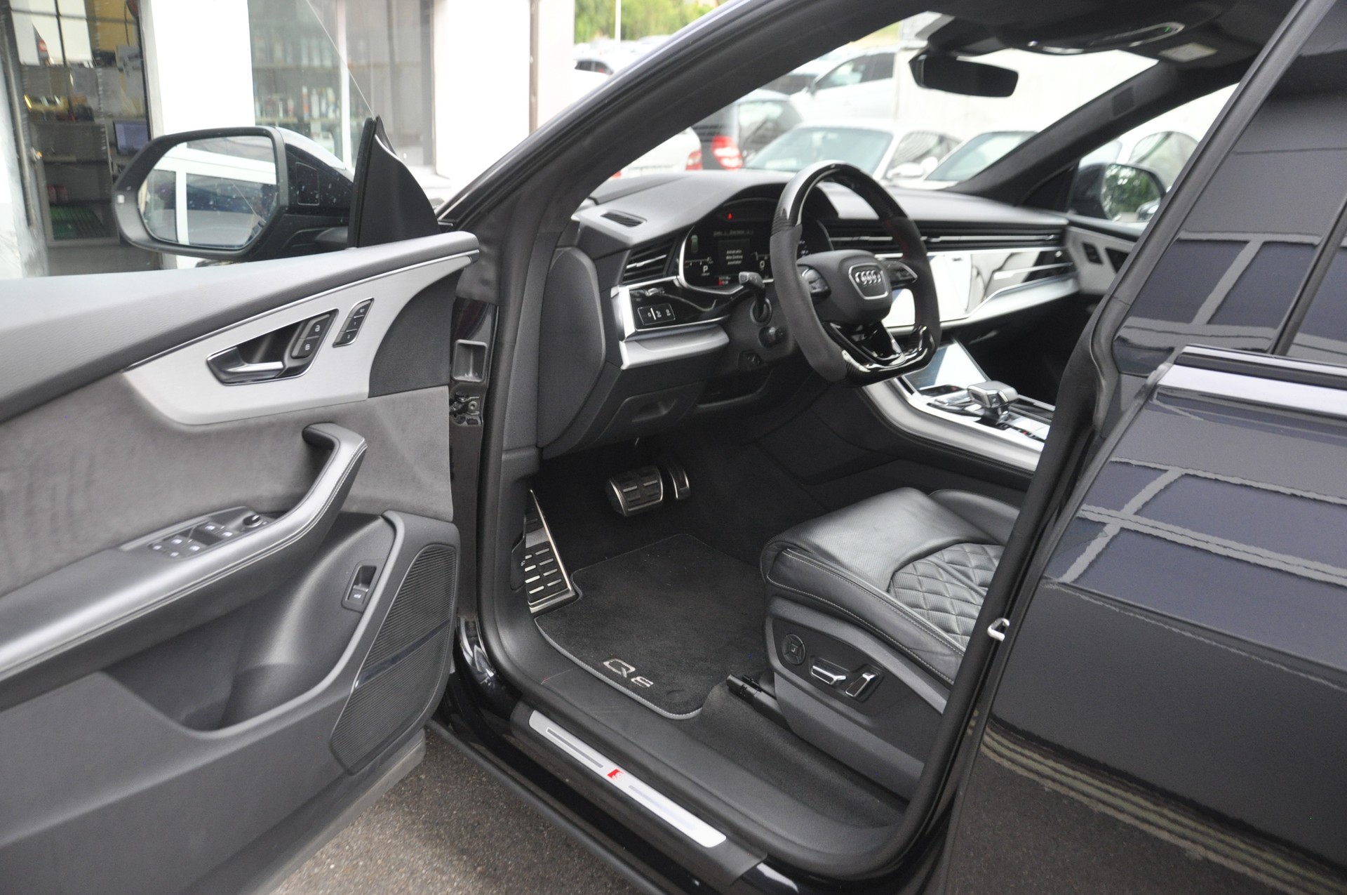 AUDI Q8 50 TDI quattro tiptronic I Anhängerkupplung-image-3