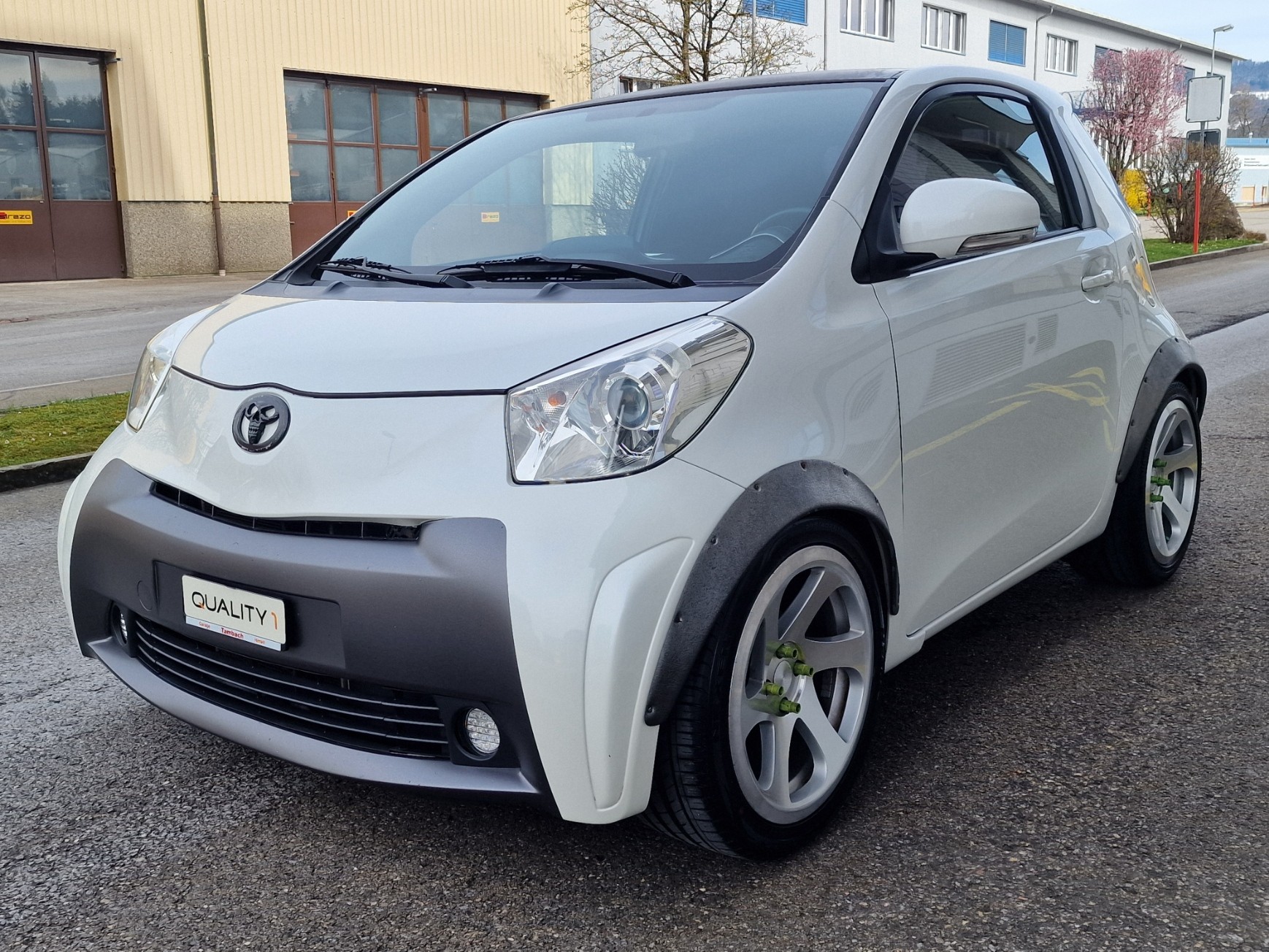 TOYOTA iQ2 1.0 VVT-i-image-1