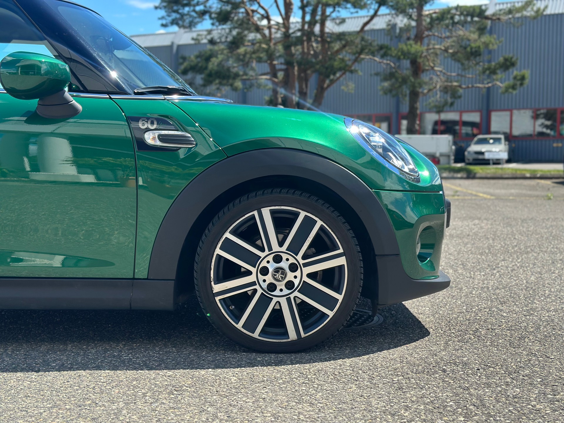 MINI One * Edition 60ème Anniversaire *-image-3