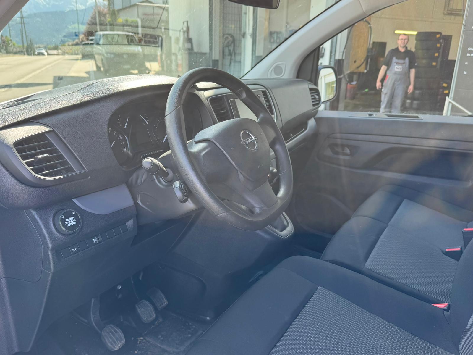 OPEL Vivaro Cargo 3.1 t L 2.0 D 144 S/S-image-4