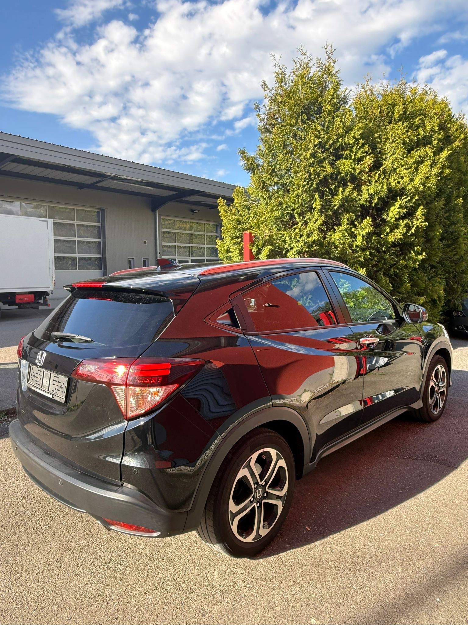 HONDA HR-V 1.6i-DTEC Executive-image-3