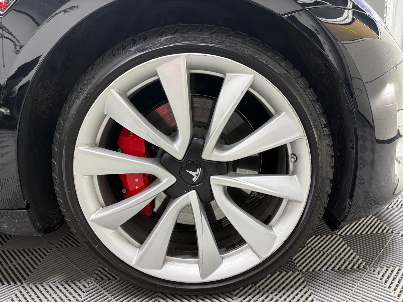 TESLA Model 3 Performance Dual Motor AWD-image-27
