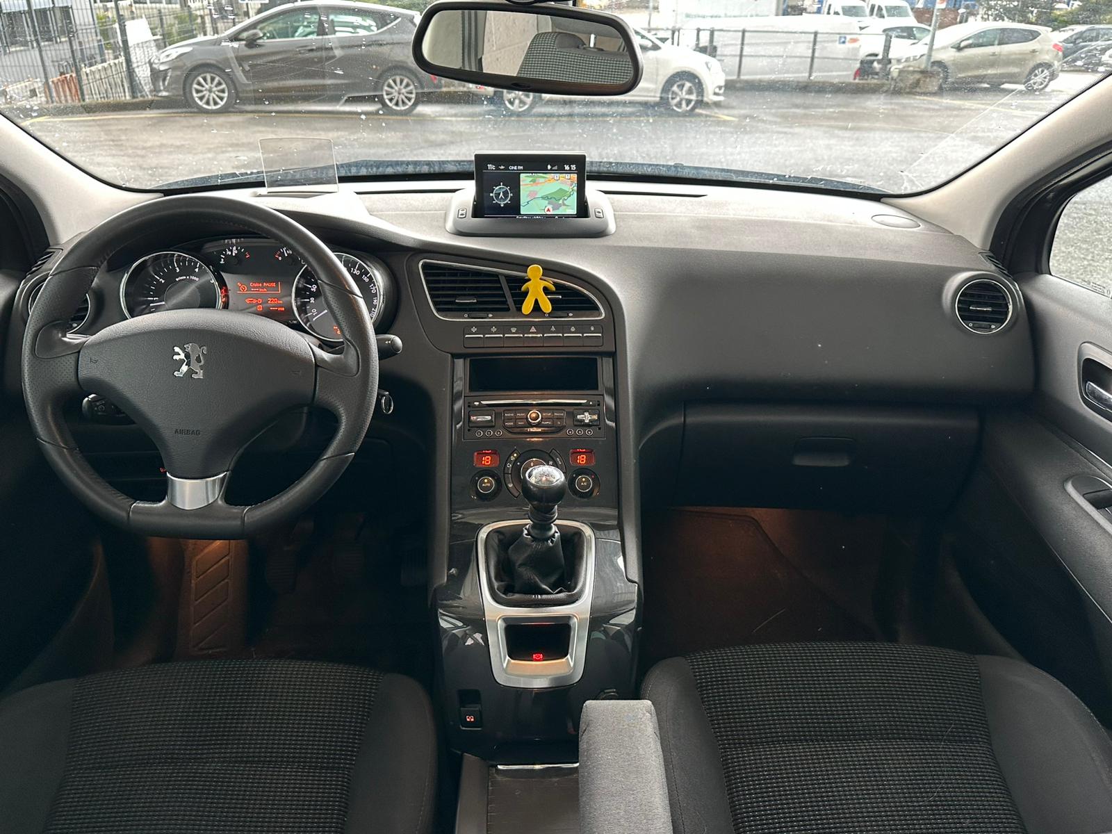 PEUGEOT 5008 1.6 16V T Active-image-14