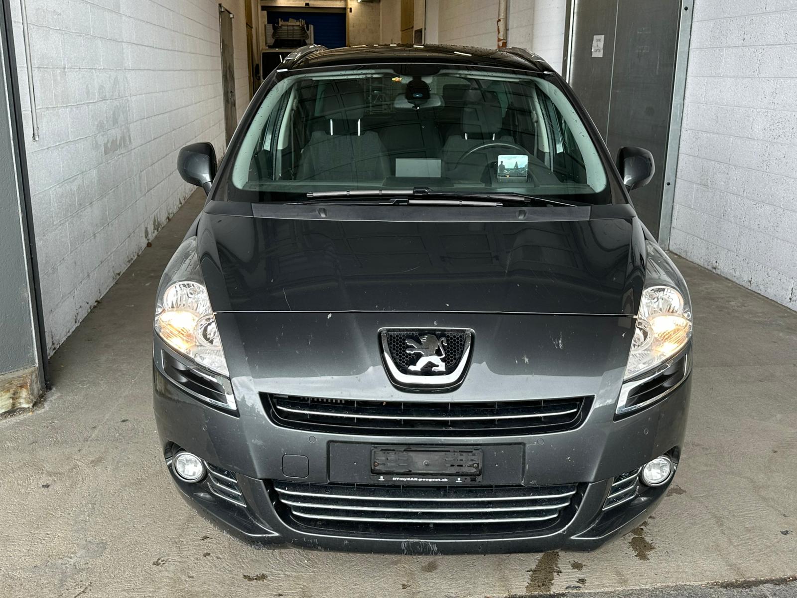PEUGEOT 5008 1.6 16V T Active-image-1