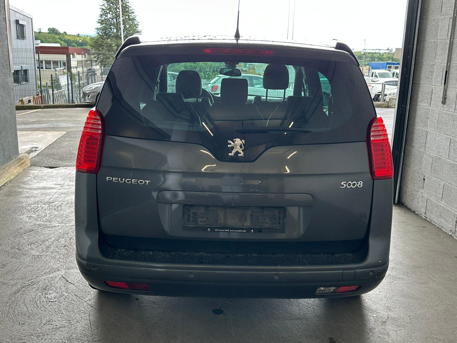 PEUGEOT 5008 1.6 16V T Active-image-5