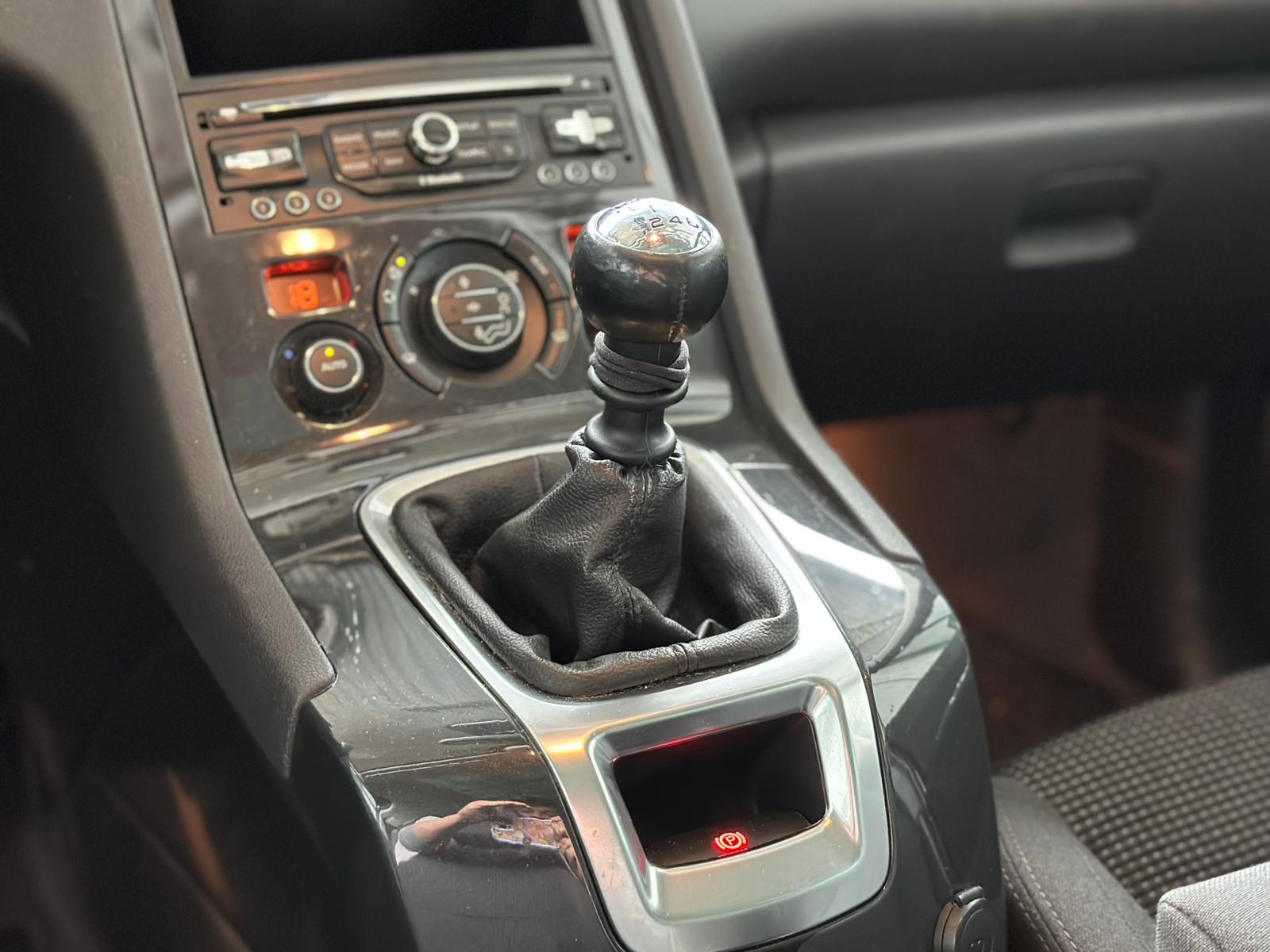 PEUGEOT 5008 1.6 16V T Active-image-12