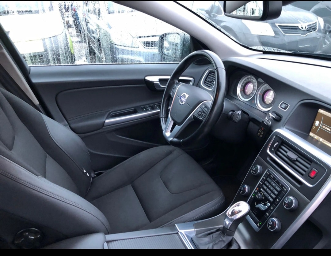 VOLVO S60 T4 Kinetic Powershift-image-9