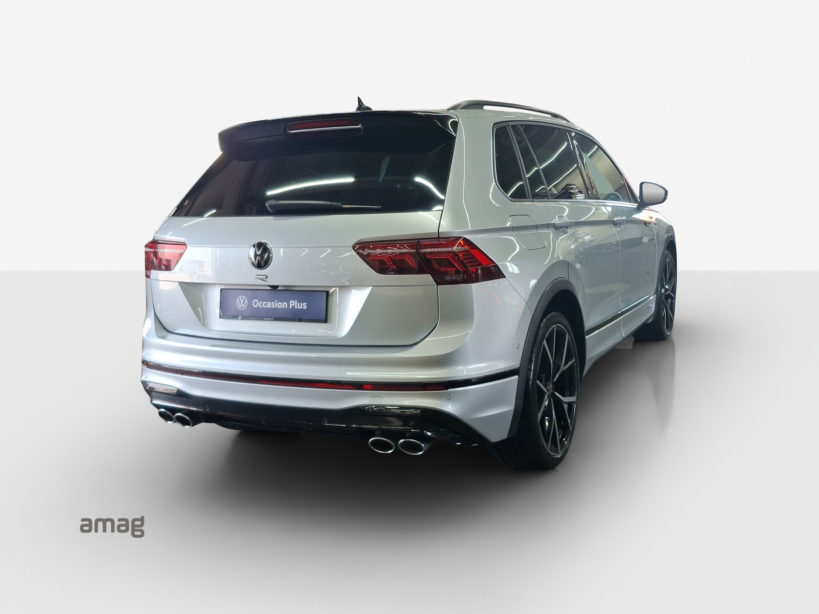VW Tiguan 2.0TSI R 4Motion DSG-image-4