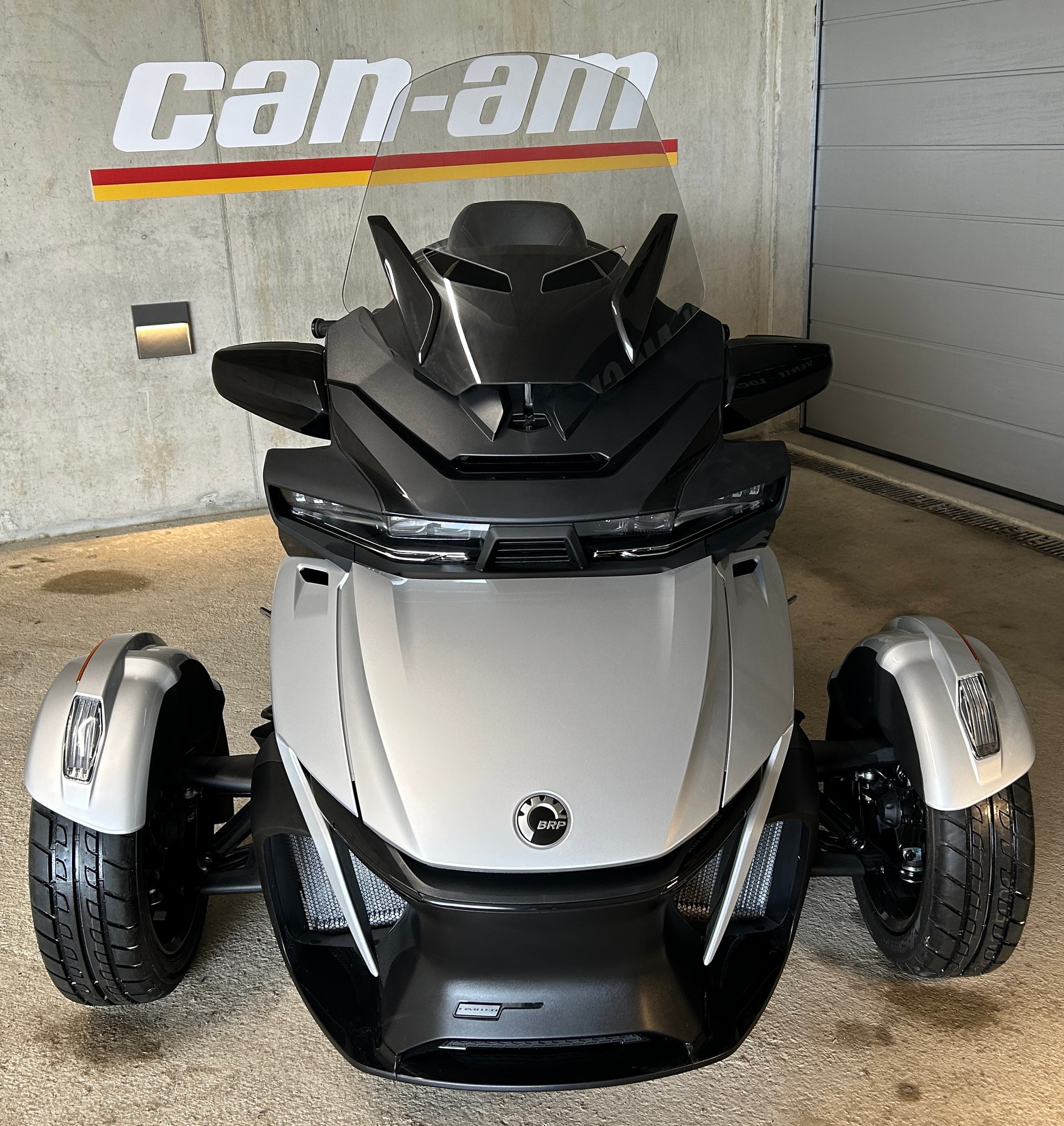 CAN-AM RT Limited-image-1