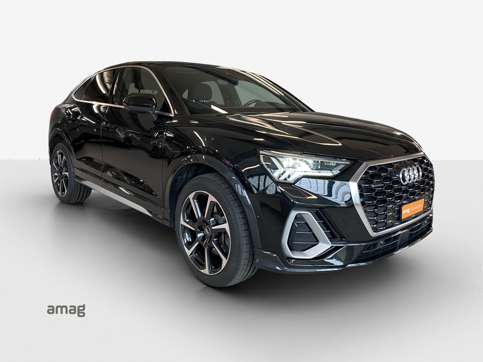 AUDI Q3 Sportback 45 TFSI S line quattro S-tronic-image-5