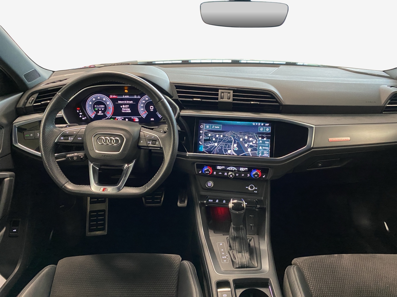 AUDI Q3 Sportback 45 TFSI S line quattro S-tronic-image-8
